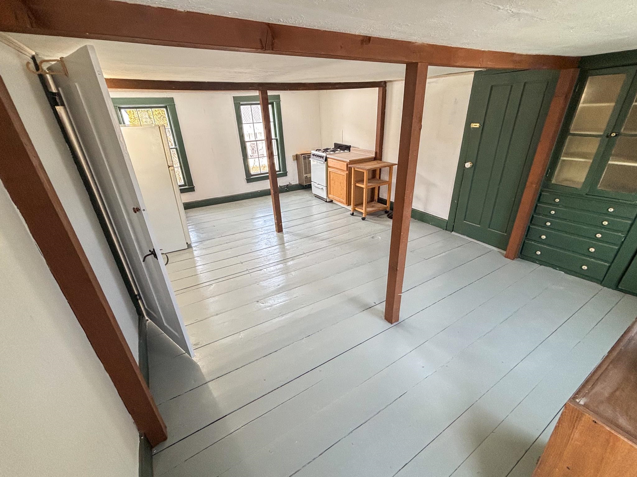 Second Floor Suite / Additional Living area