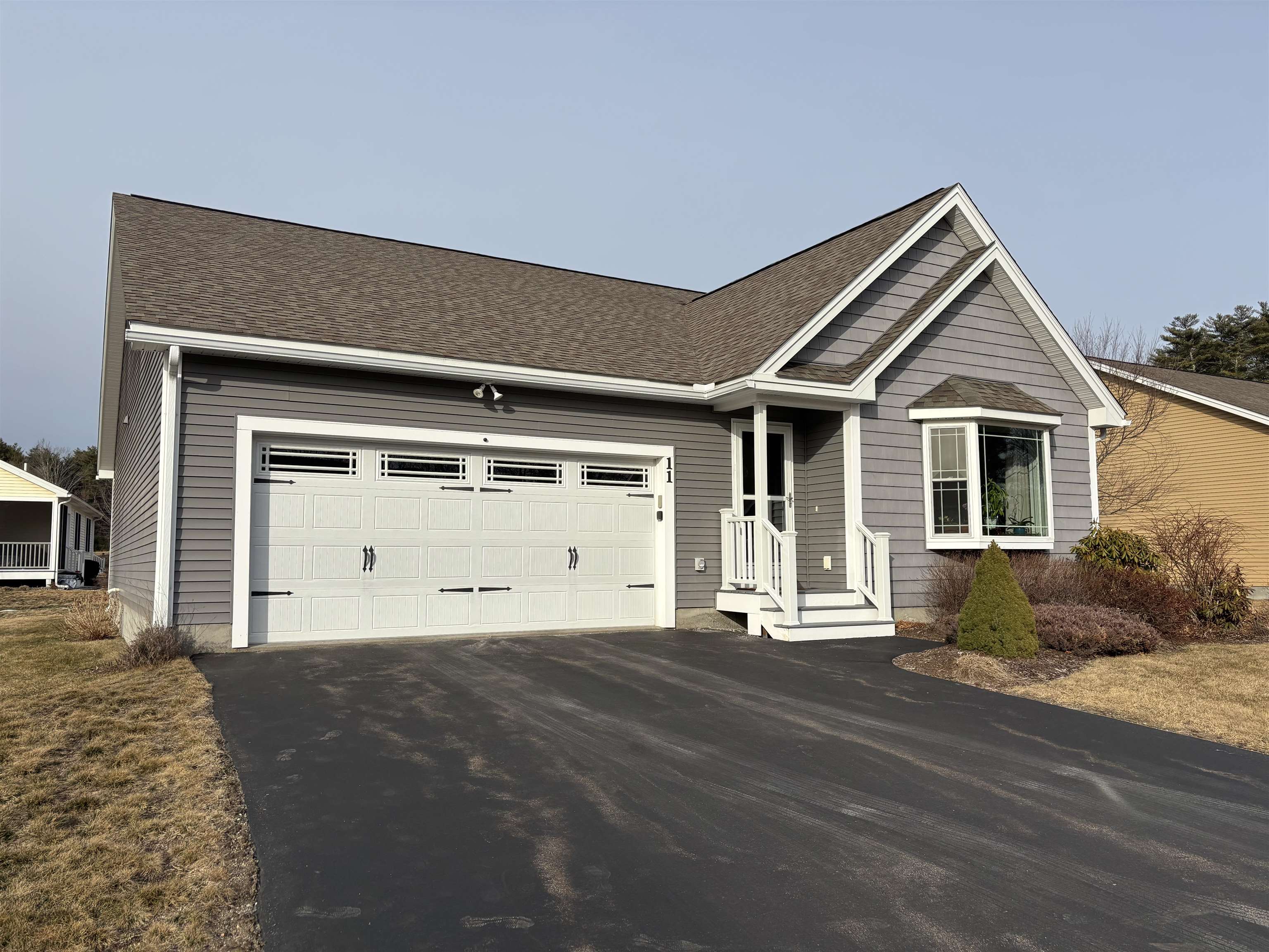 MLS 5031999: 11 Monarch Way, Kingston NH