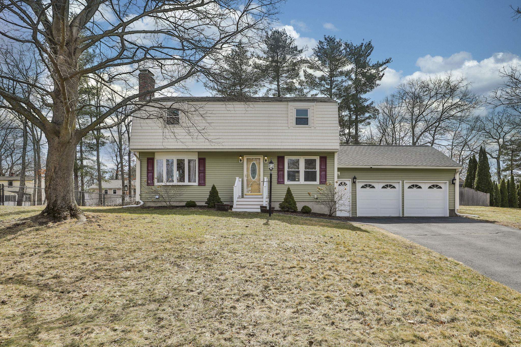 MLS 5032029: 16 Peggy Lane, Salem NH