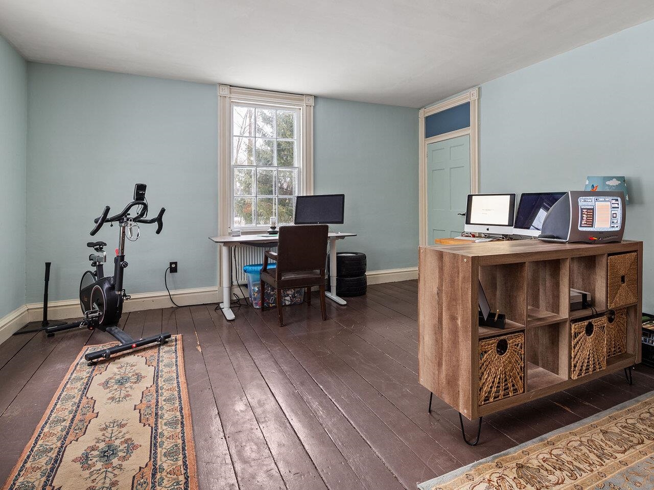 Versatile work/living space