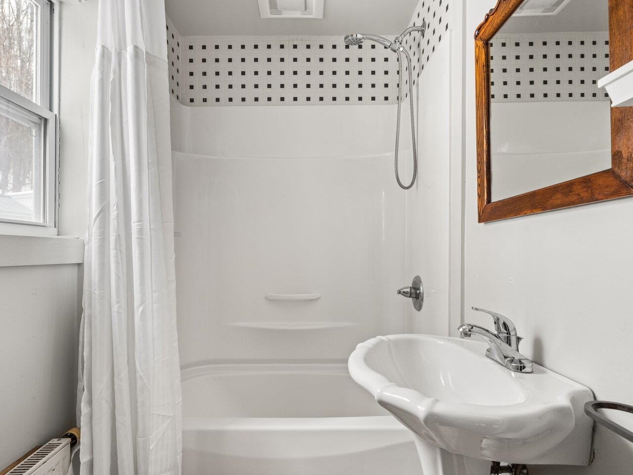 Mudroom area bathroom