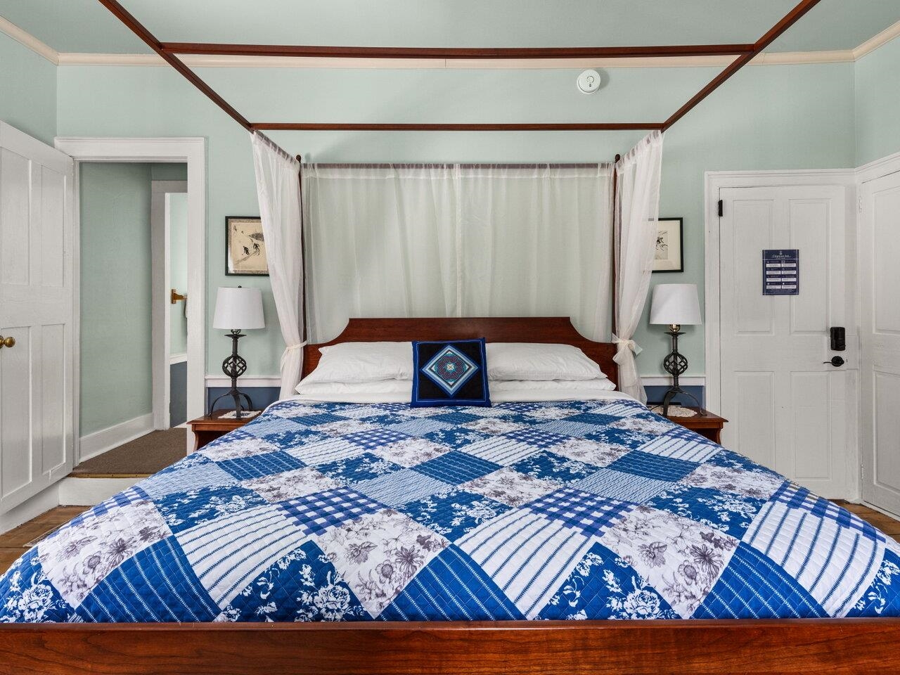 Nordic Nook w/ Calif. King bed