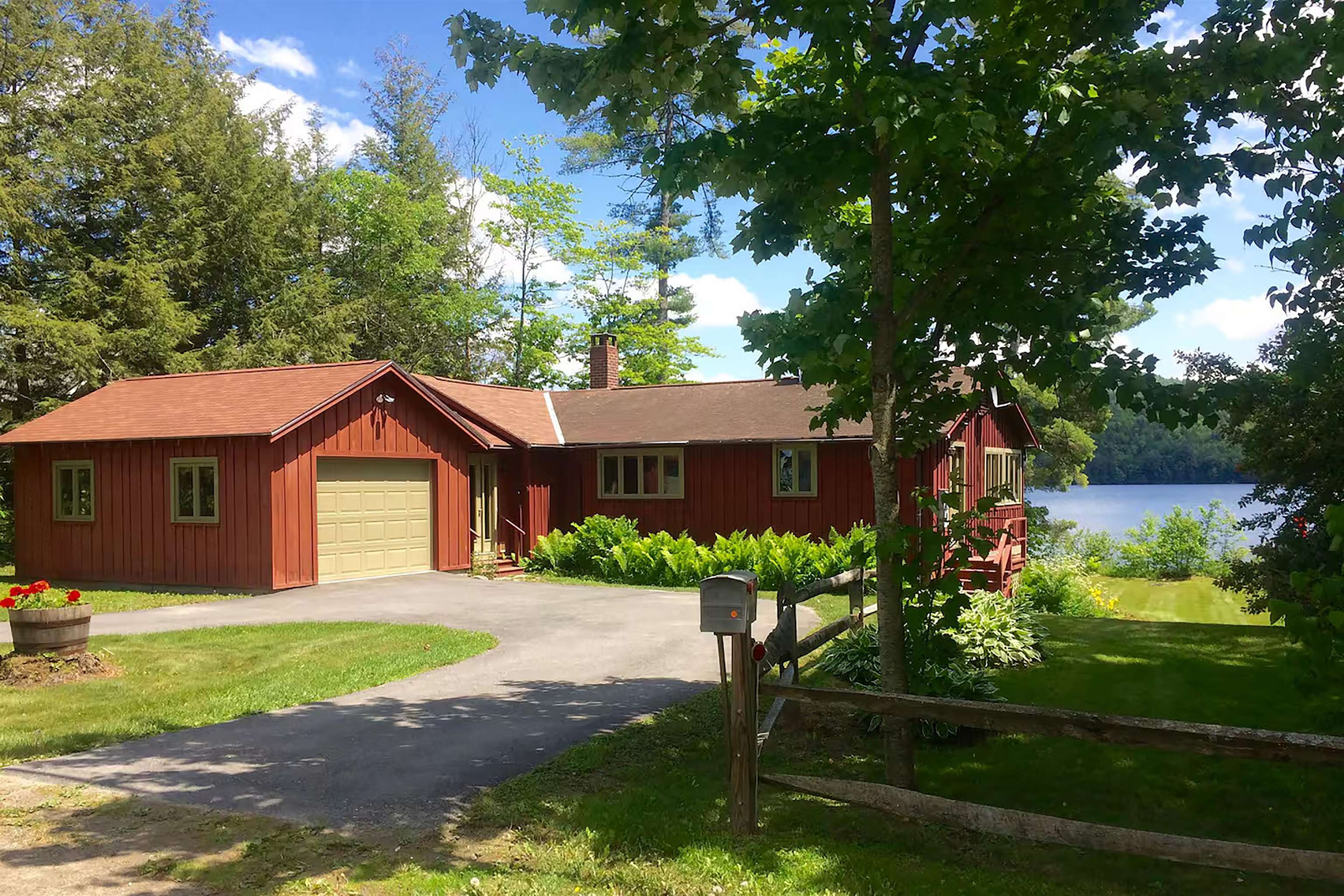 Photo of 234 Lakeshore Road Thetford VT 05074
