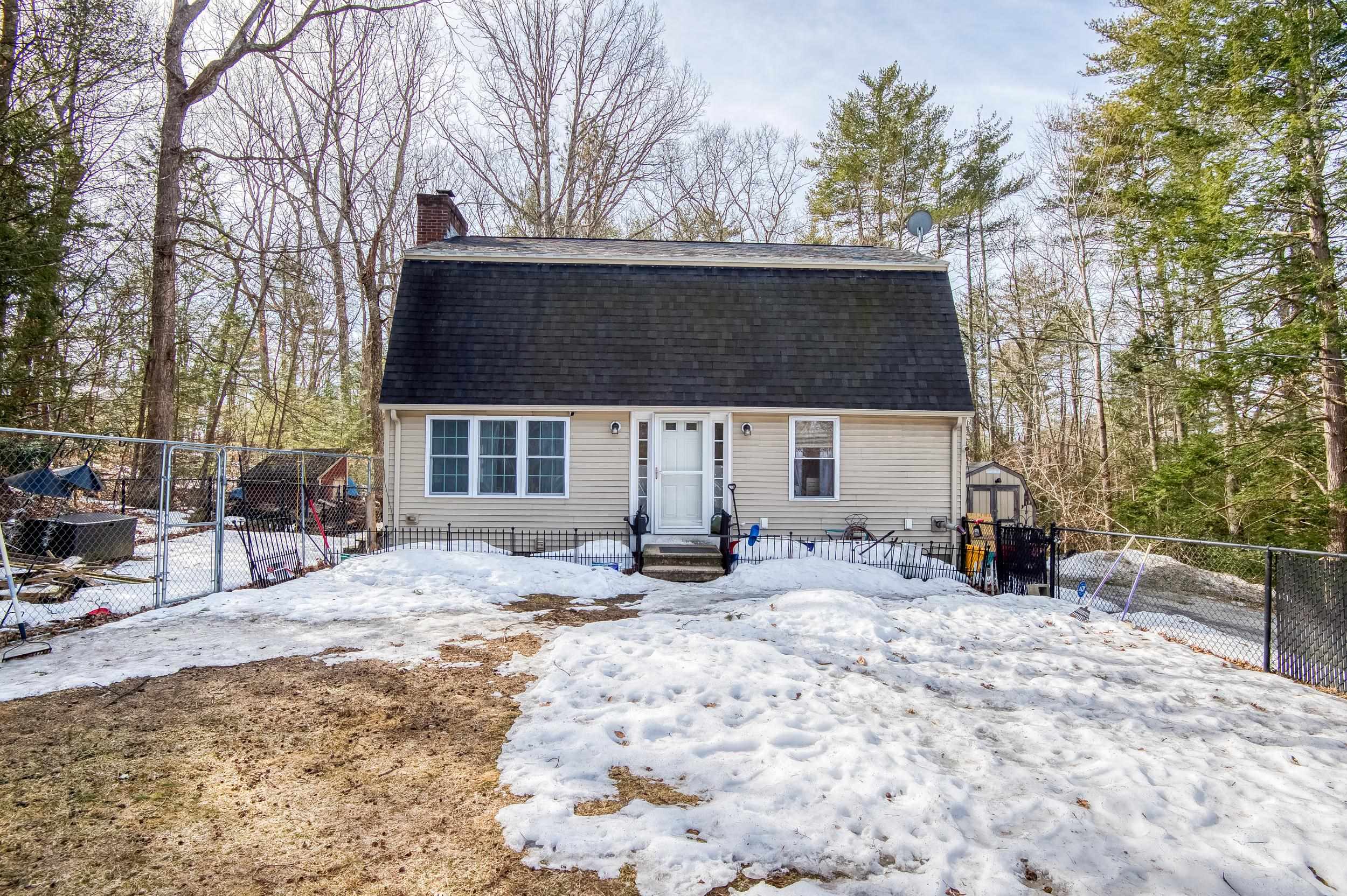 Photo of 16 Lincoln Drive Raymond NH 03077