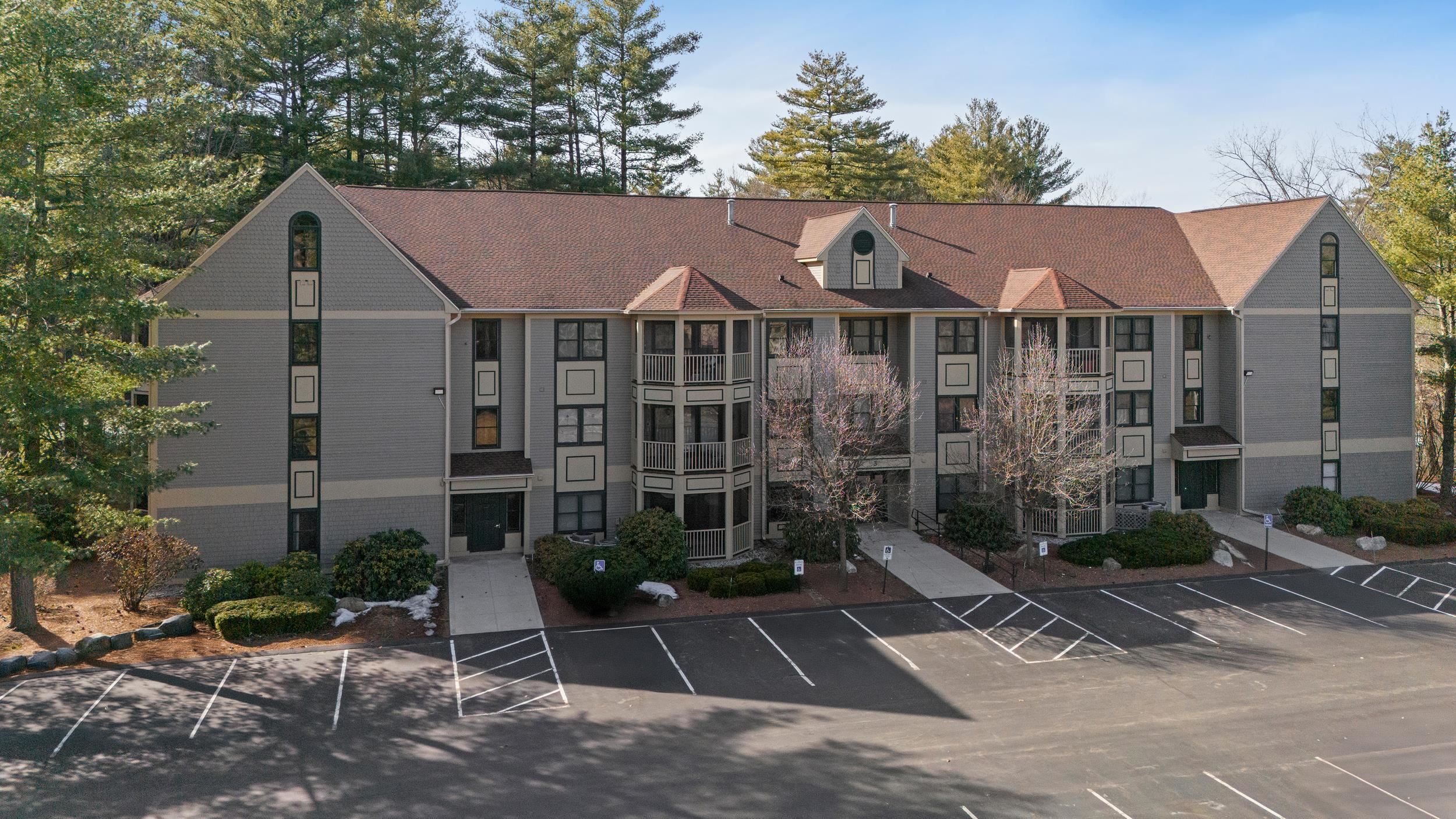 MLS 5032371: 3 Bartemus Trail-Unit 208, Nashua NH