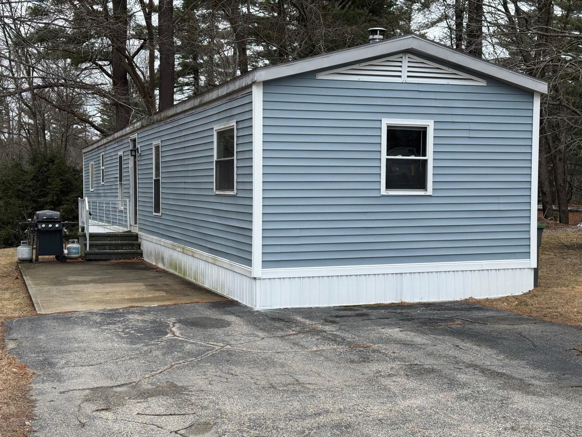 Photo of 22 Embassy Avenue Hooksett NH 03106