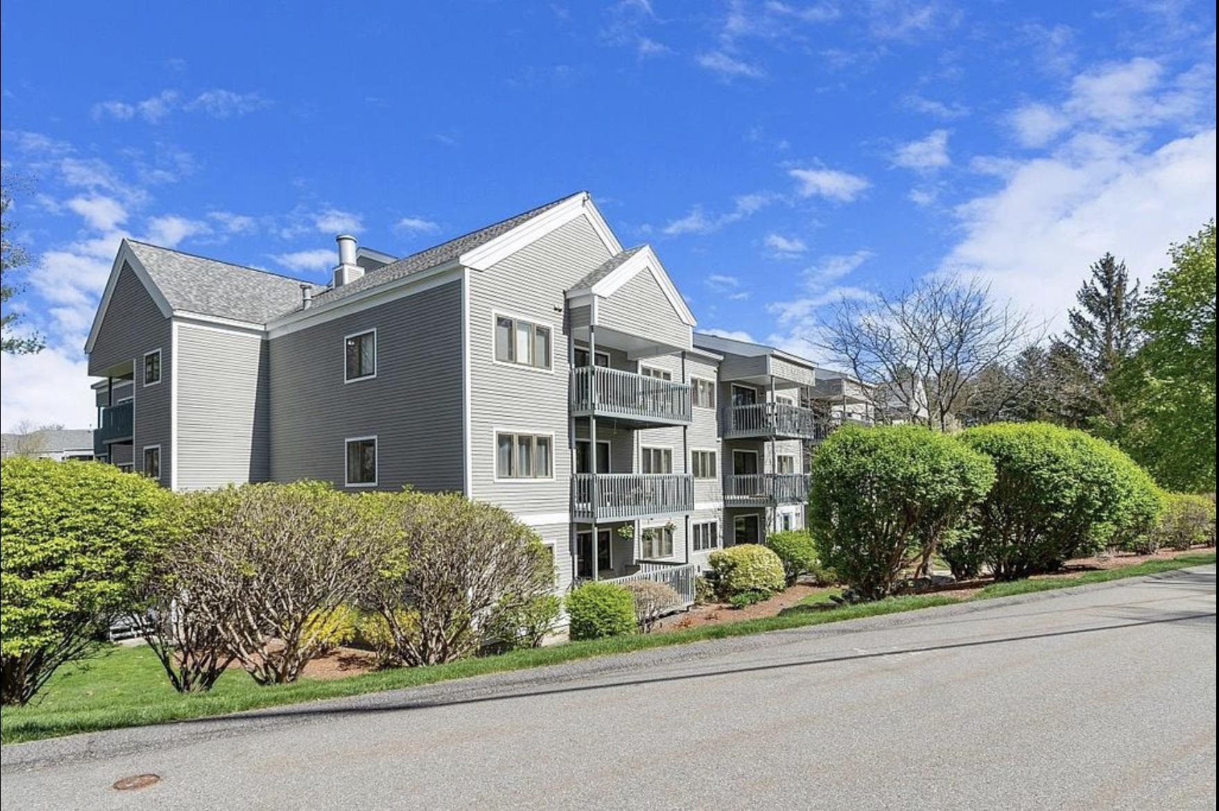 MLS 5032494: 30 Ledgewood Hills Drive-Unit 207, Nashua NH