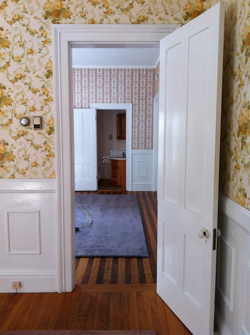 Door from LR to DR in unit 1