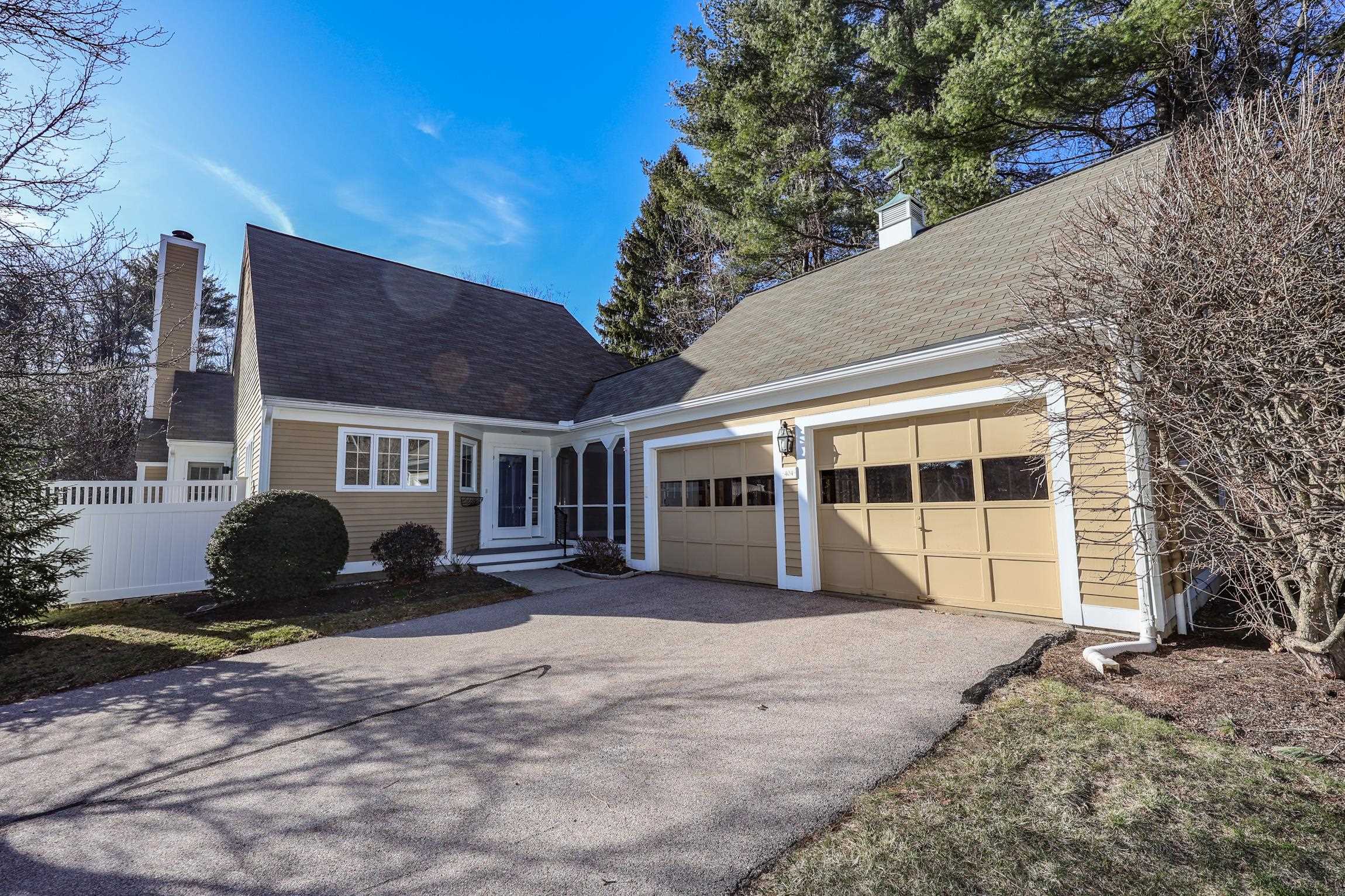 Photo of 404 Straw Hill Road Manchester NH 03104