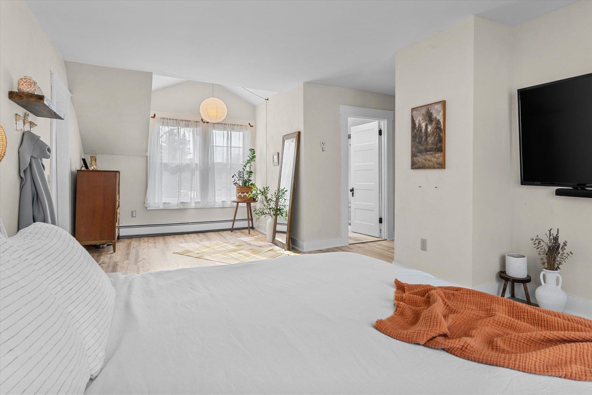 Primary bedroom with en-suite bath and large walk in closet