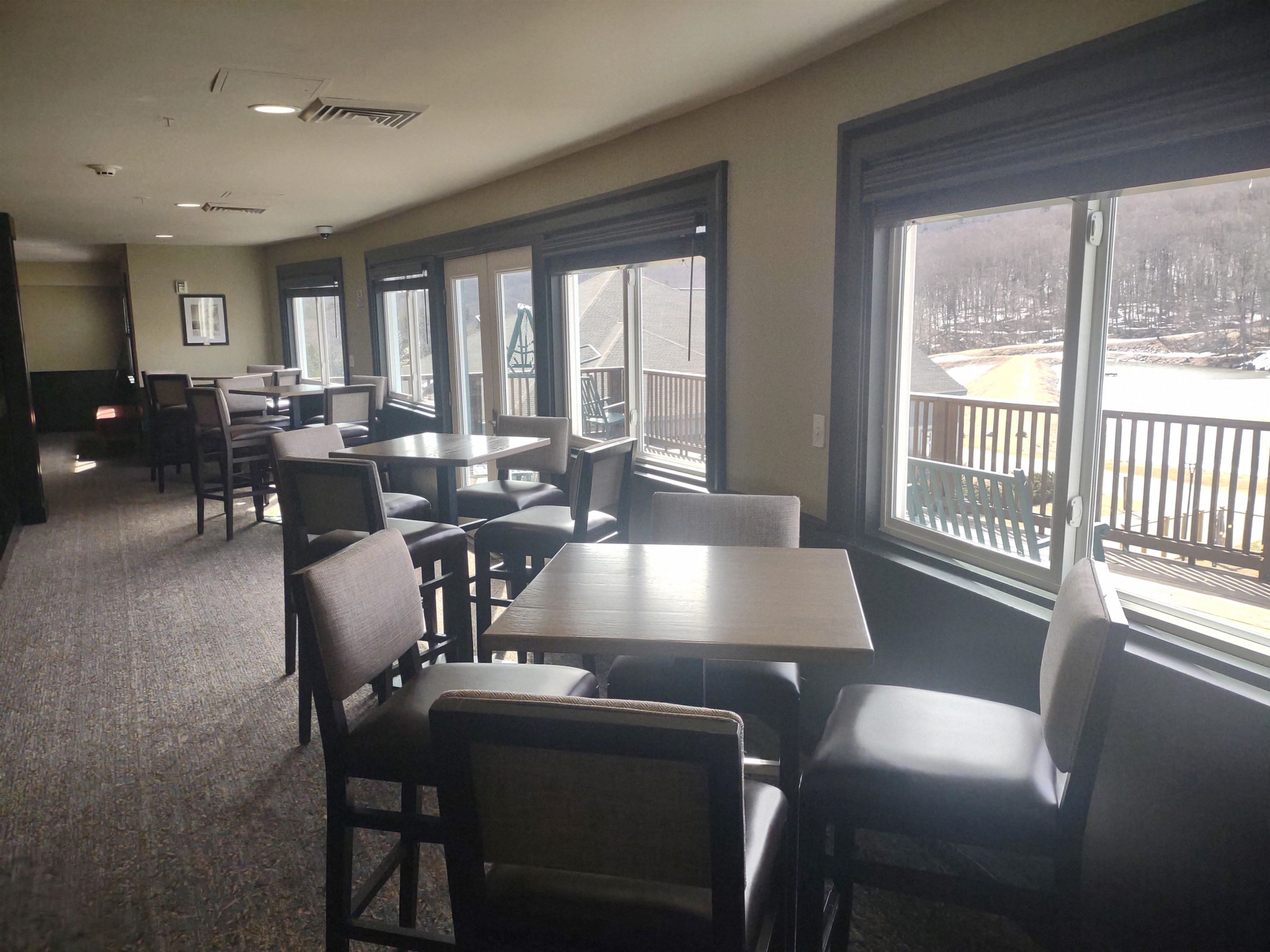 PRIVATE OWNERS LOUNGE