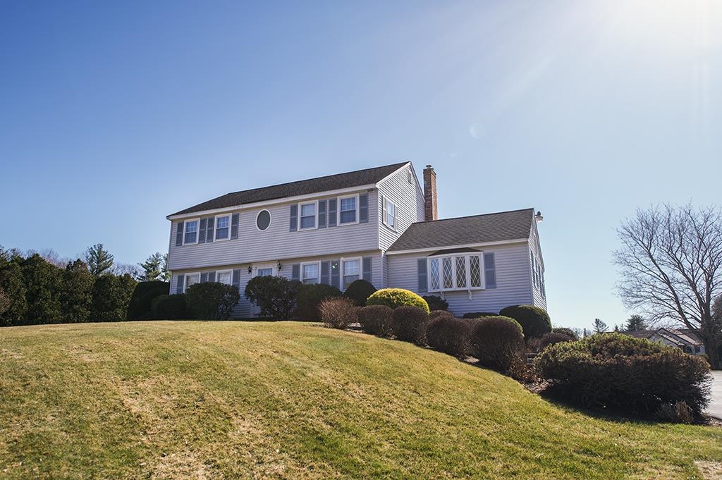 MLS 5033274: 218 Oak Ridge Road, Plaistow NH