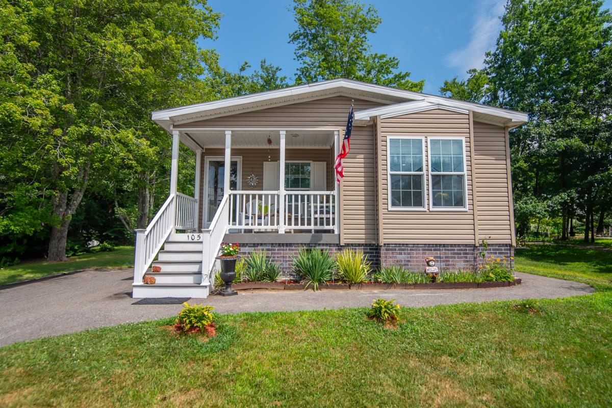 MLS 5033444: 105 Robinhood Drive, Exeter NH