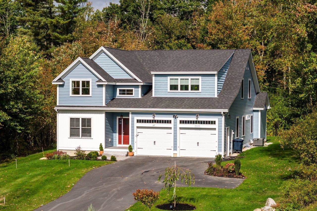 MLS 5033550: 69 Signature Drive, Barrington NH