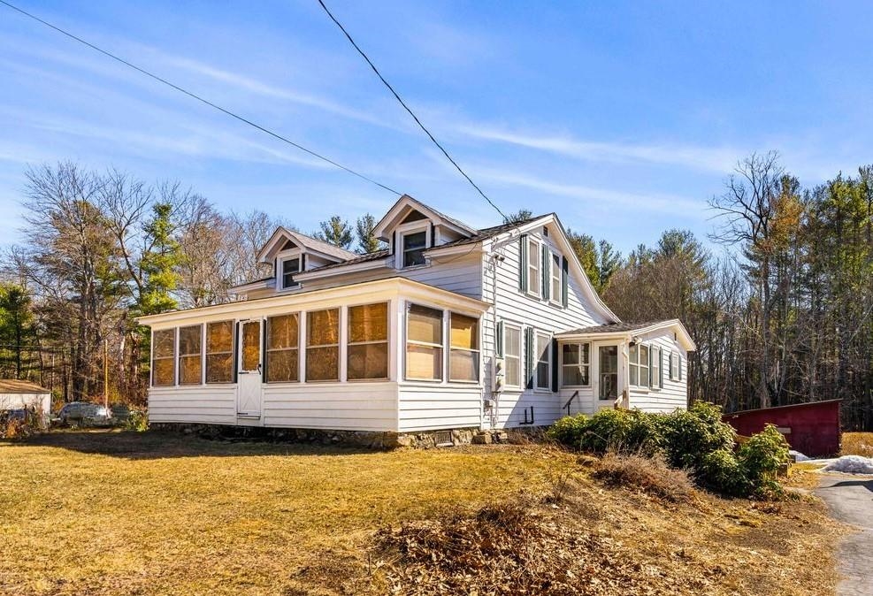 MLS 5033796: 152 Mammoth Road, Londonderry NH