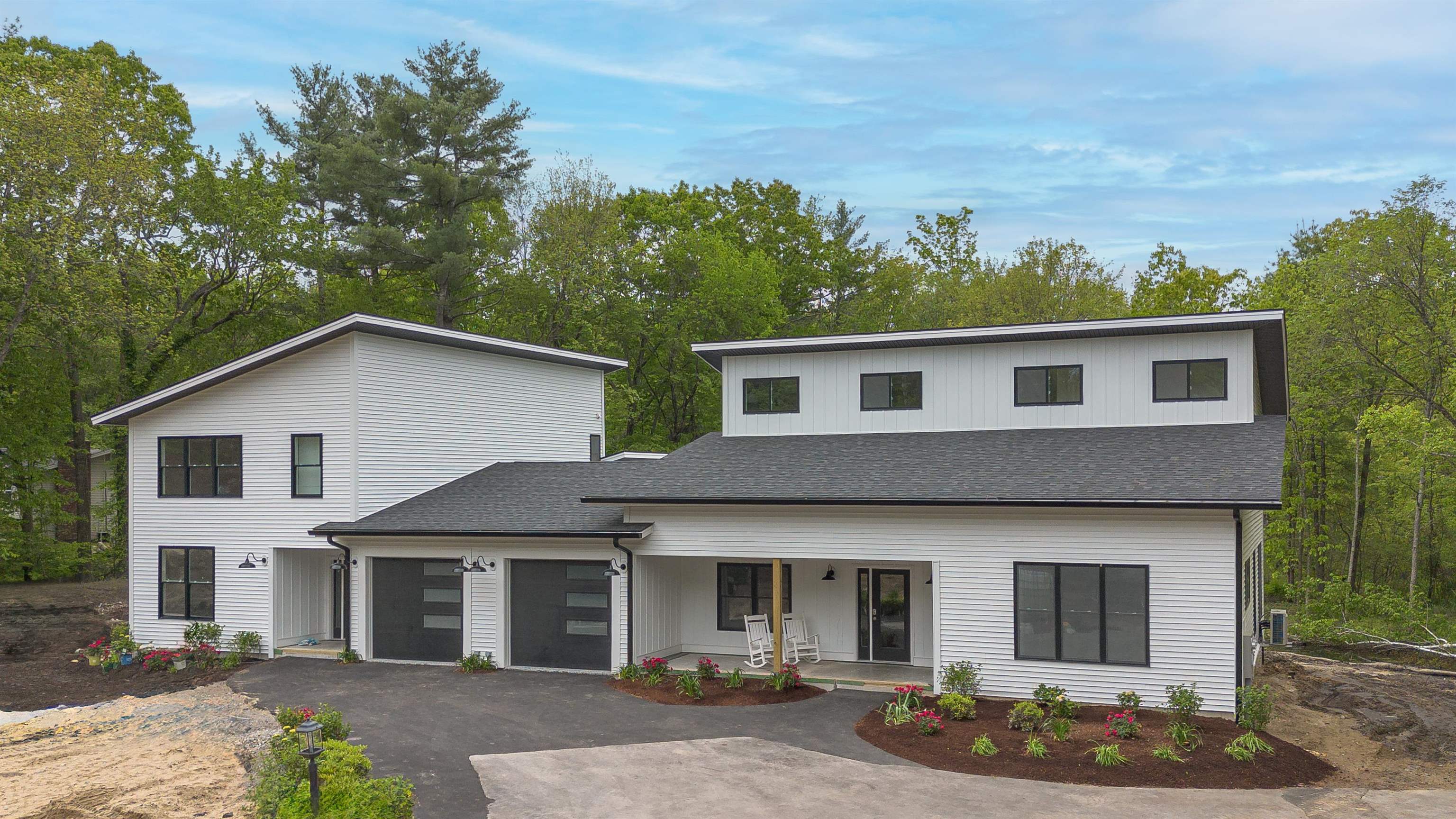 MLS 5034019: 99 Rockingham Road-Unit 2, Londonderry NH