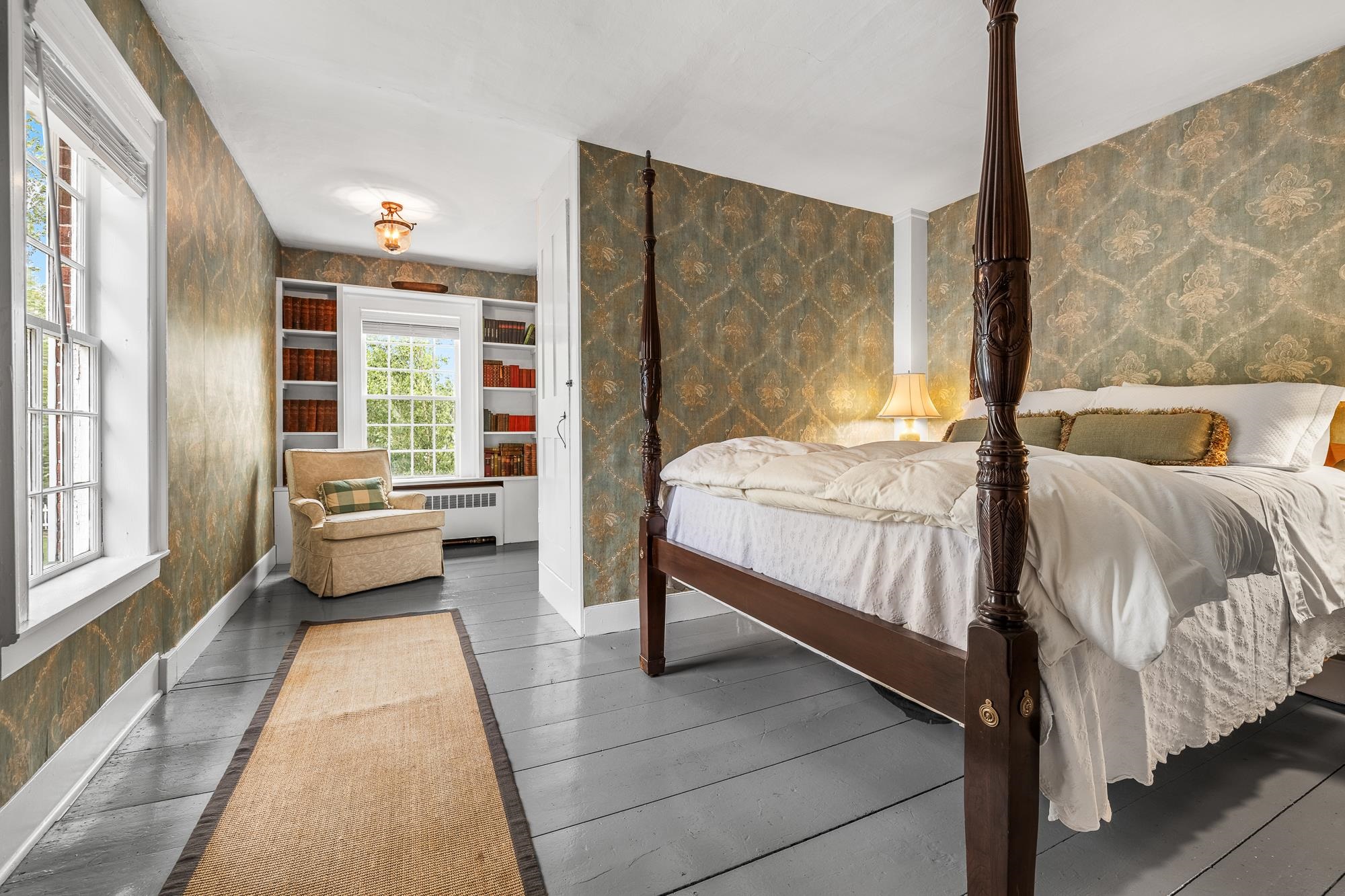 2nd Floor NW Bedroom