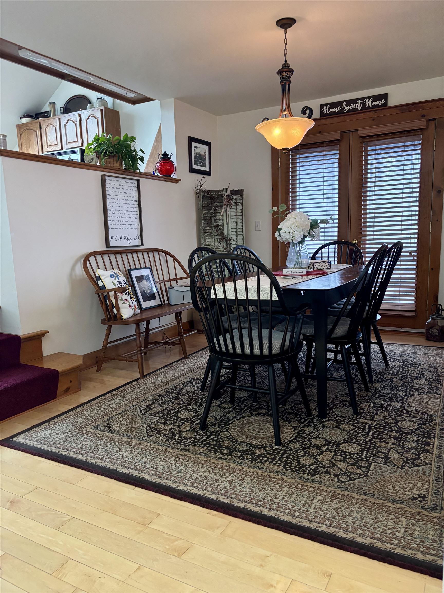 Dining room opens to dining porch 22924061