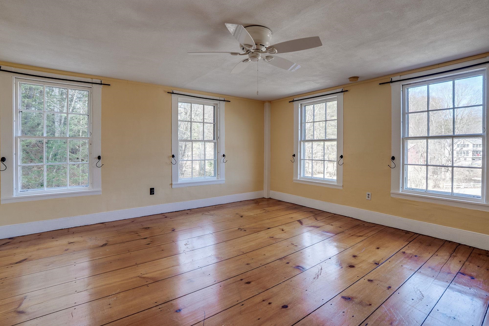 15.5 x 15.1 Bedroom