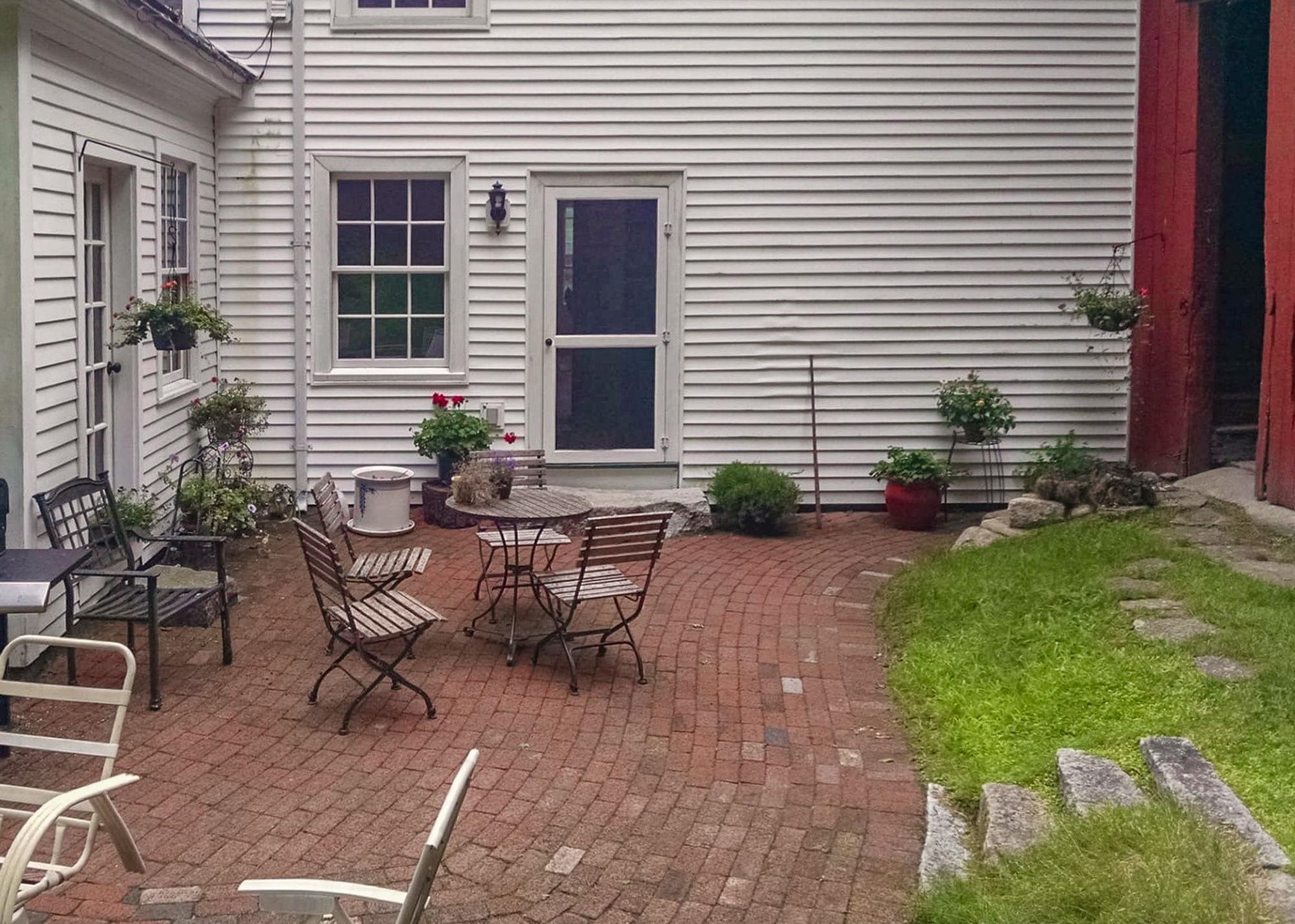 Brick Patio for Outdoor Dining