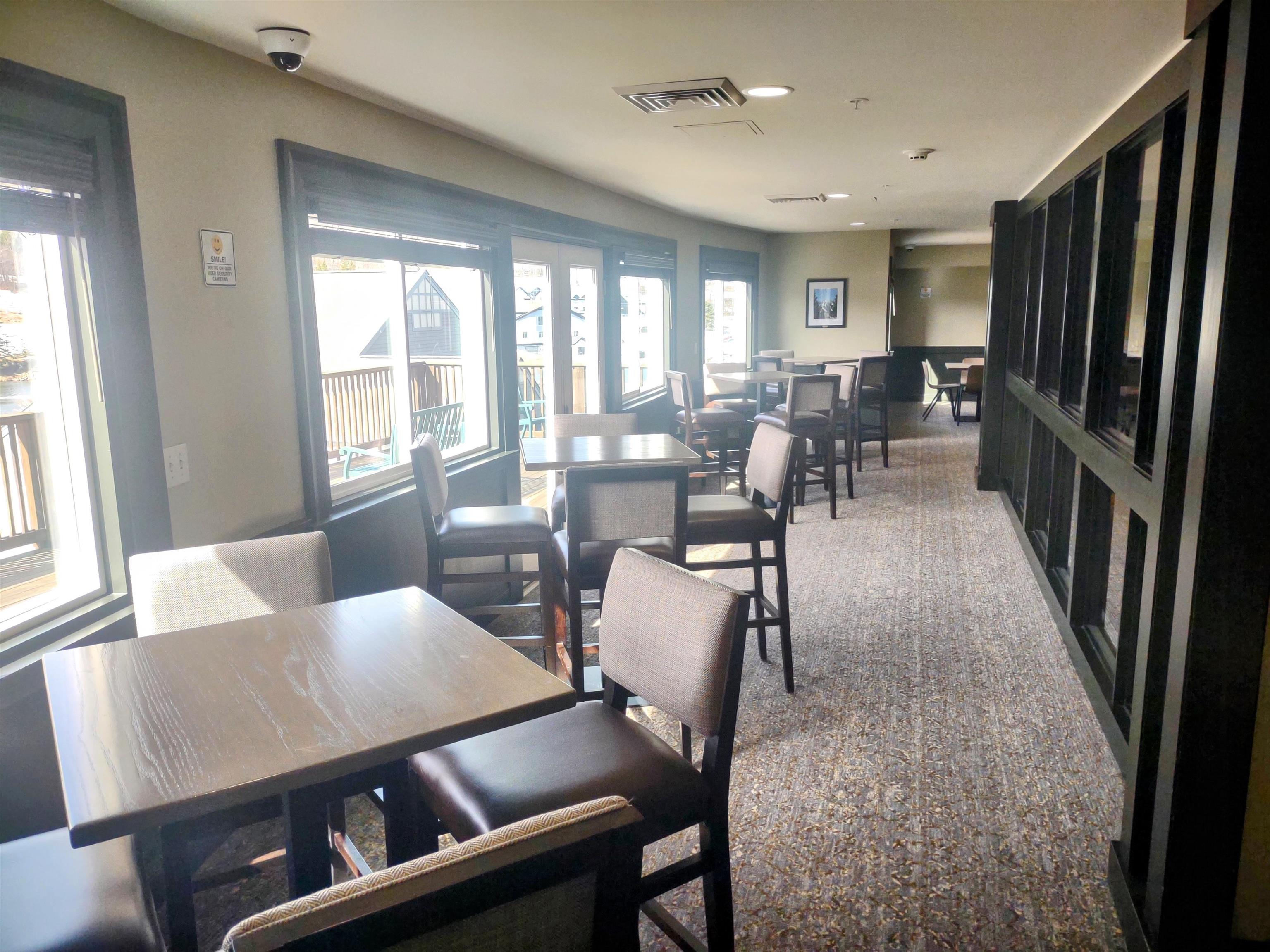 PRIVATE OWNERS LOUNGE