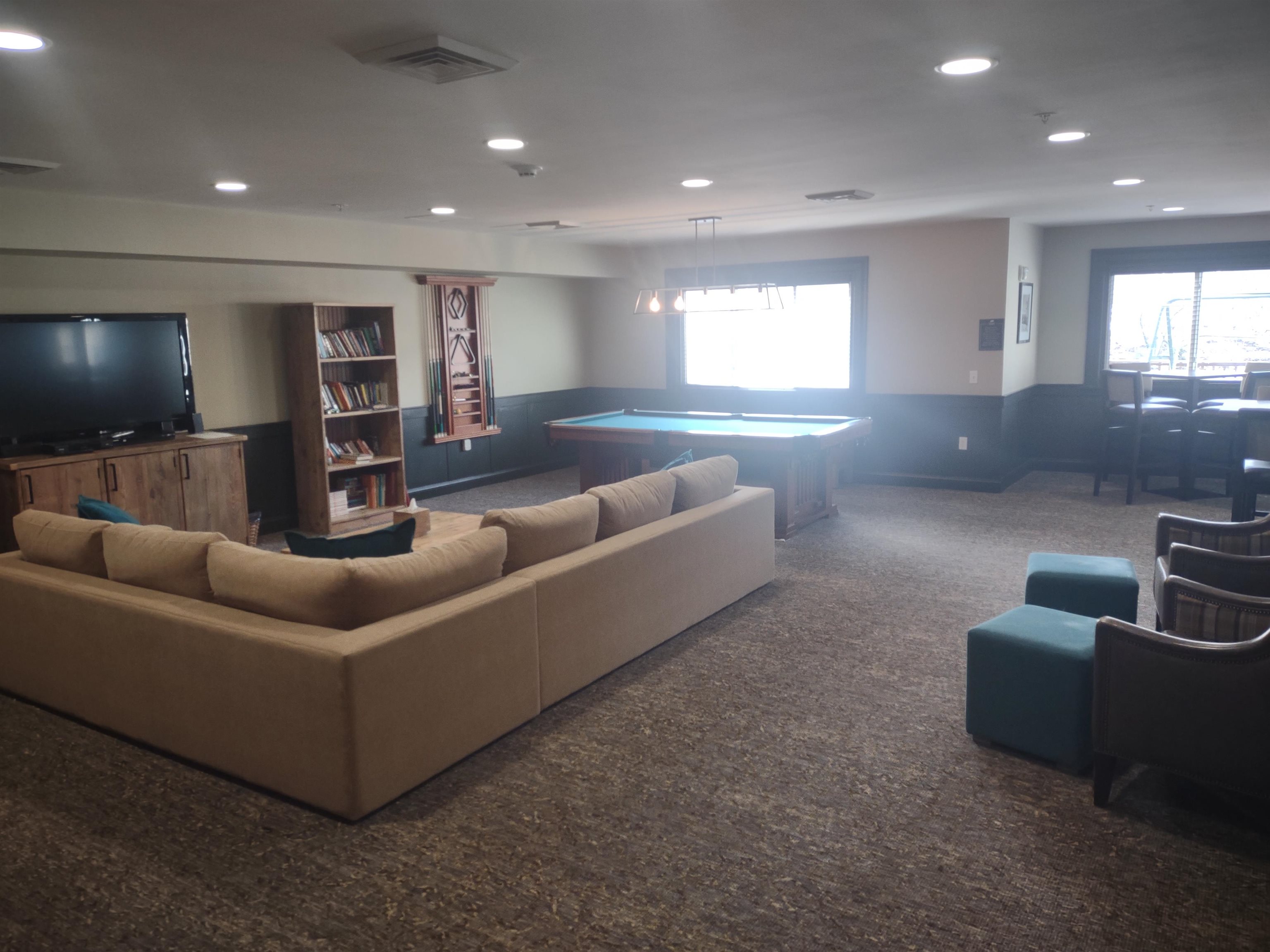 PRIVATE OWNERS LOUNGE