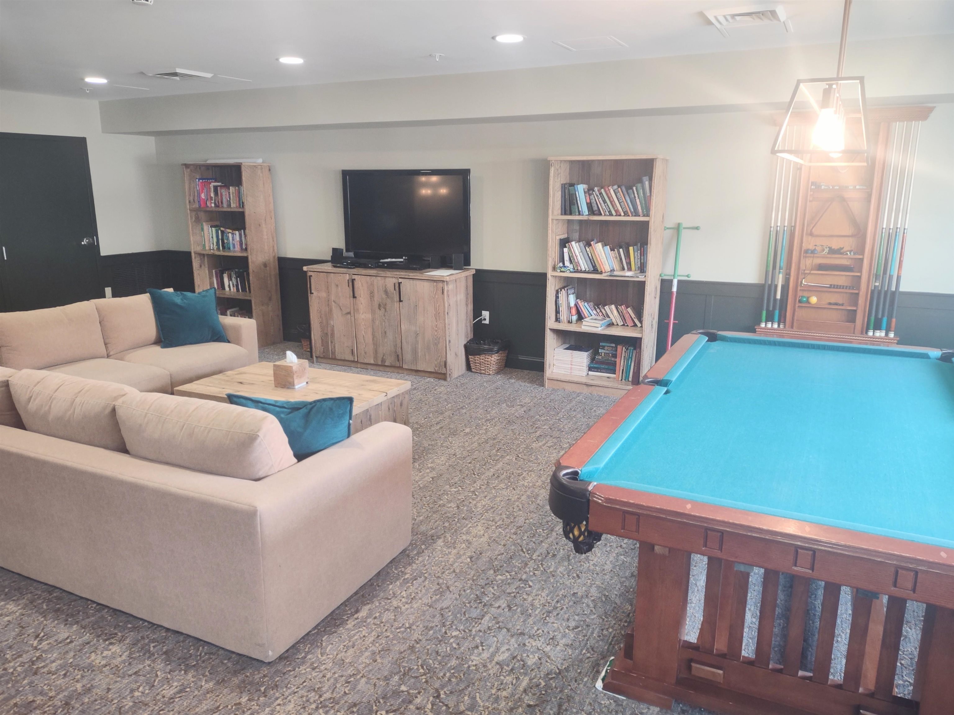PRIVATE OWNERS LOUNGE