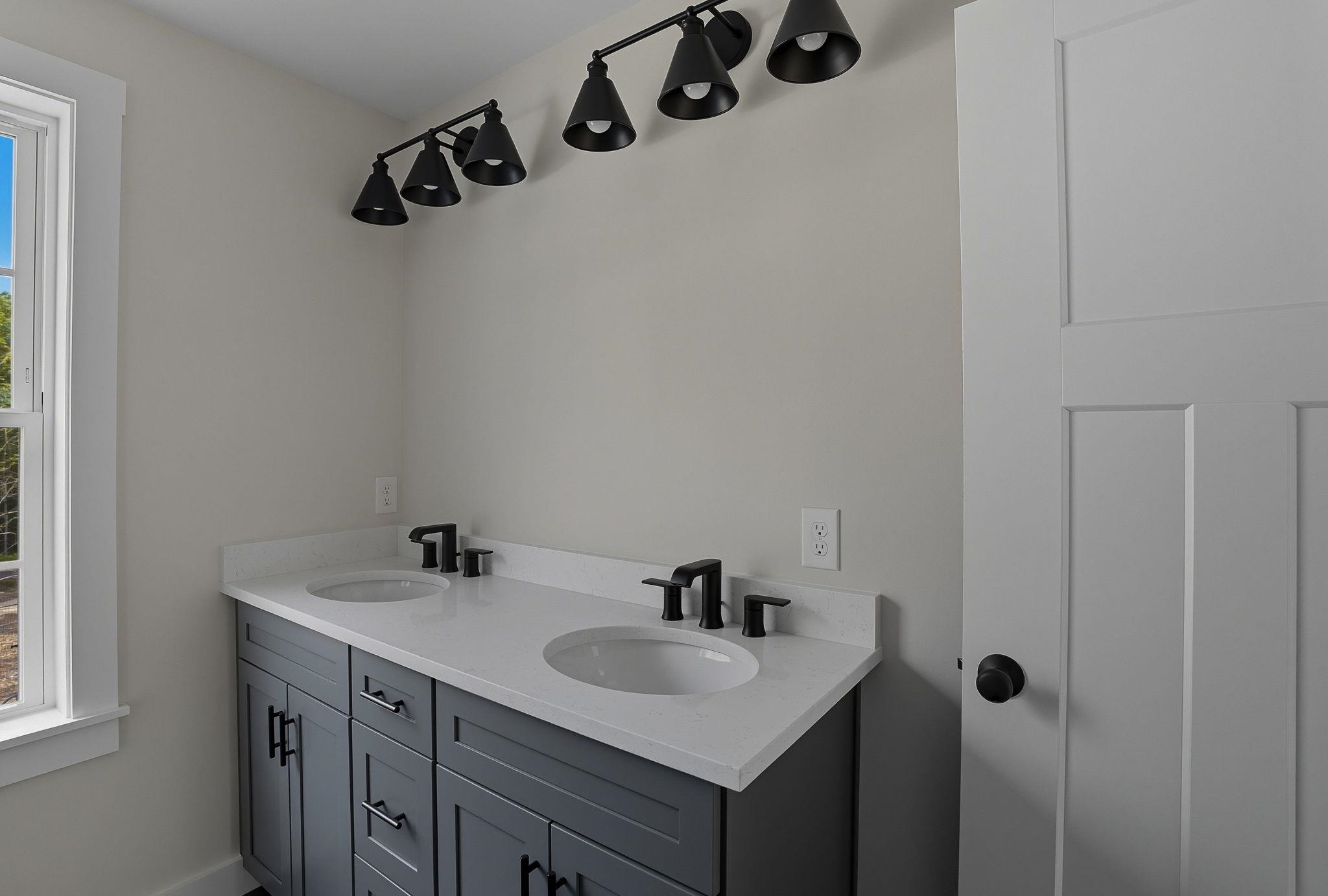 Guest Full Bath
