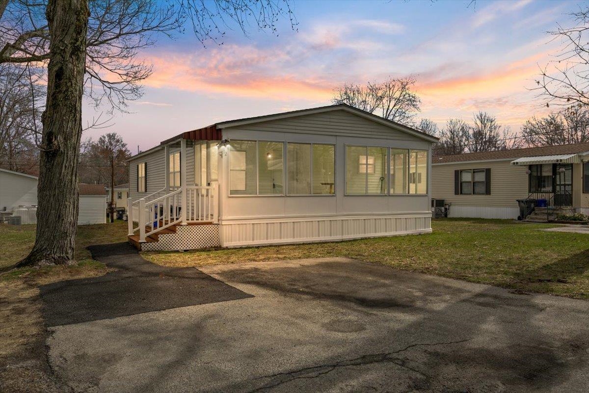 Photo of 12 Parklane Road Hampstead NH 03841