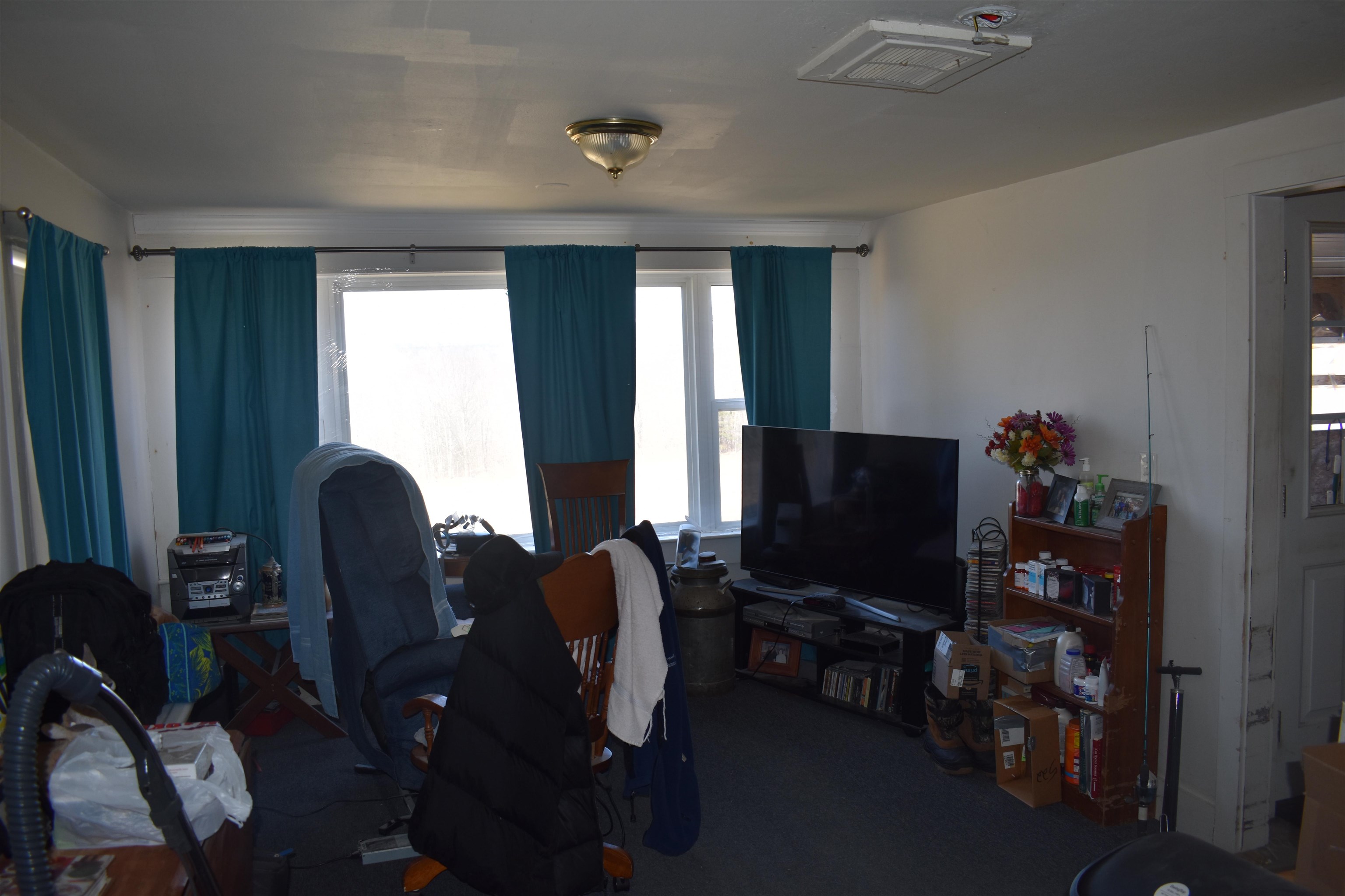 Living room with picture window 22956016