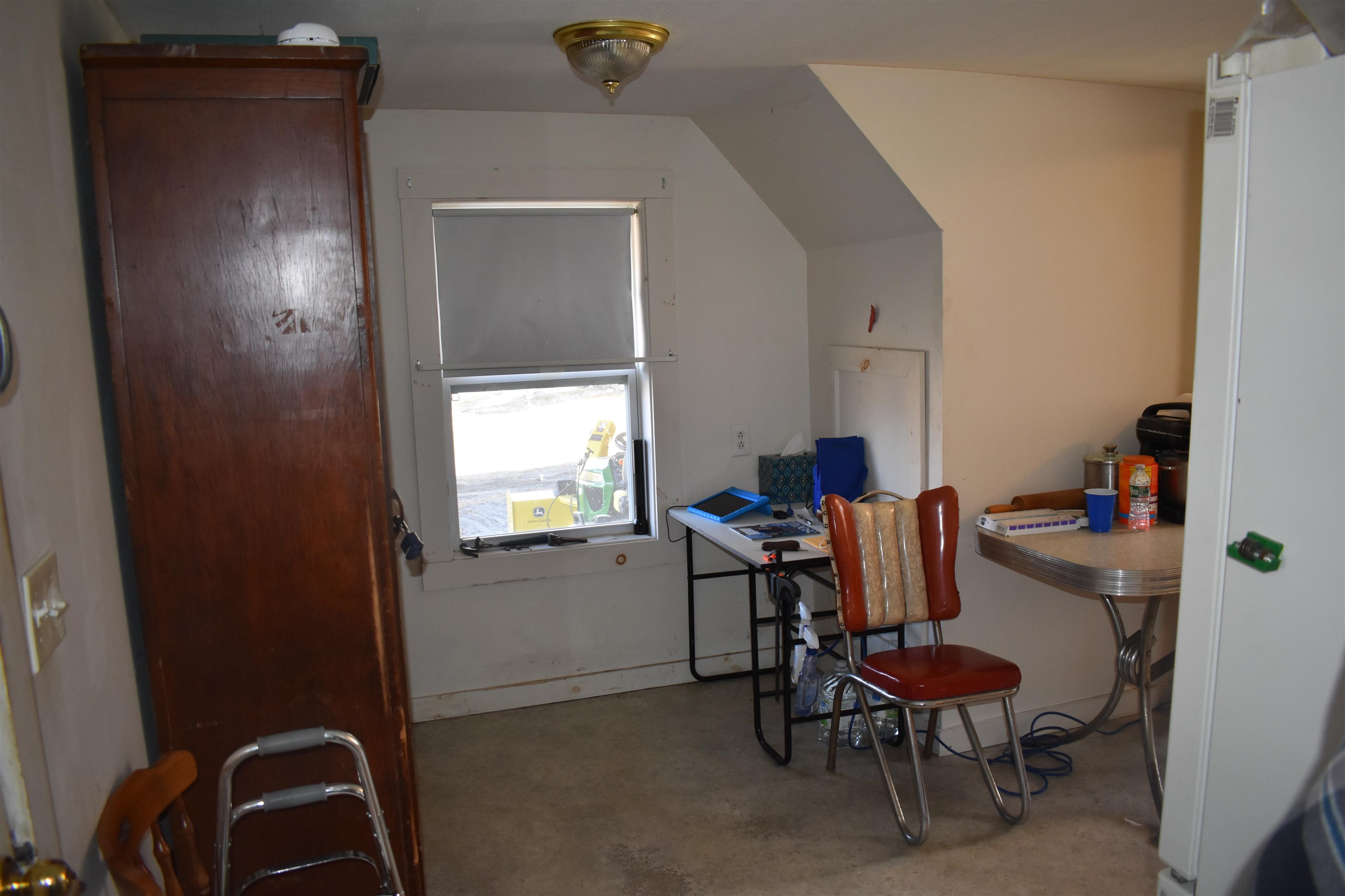 Dining area off the kitchen 22956040