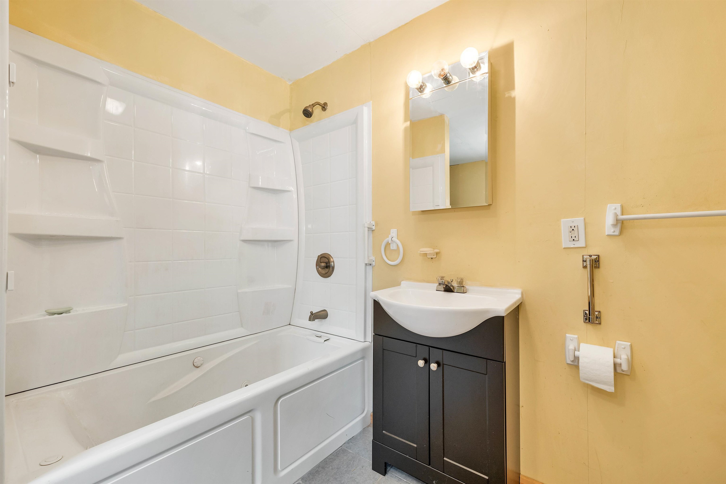 Lower Level Full Bath