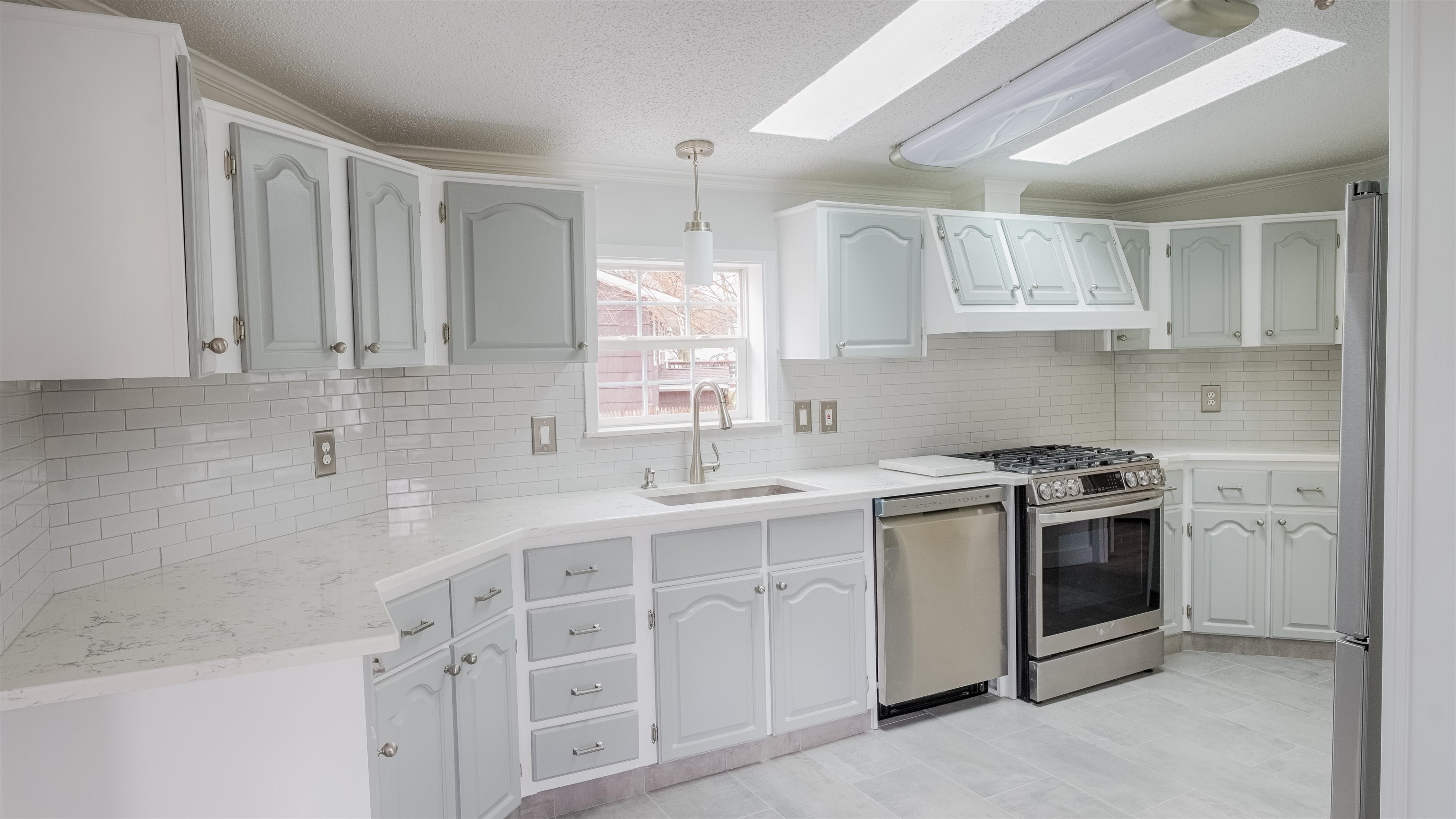 MLS 5035721: 26 Railroad Avenue, Seabrook NH