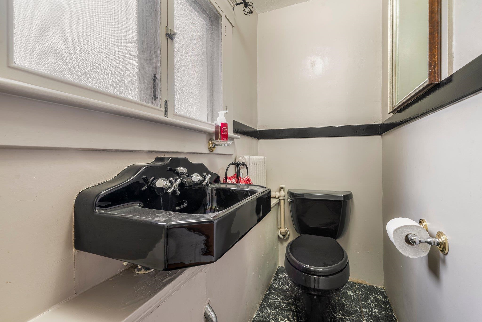 First floor bathroom 22975329