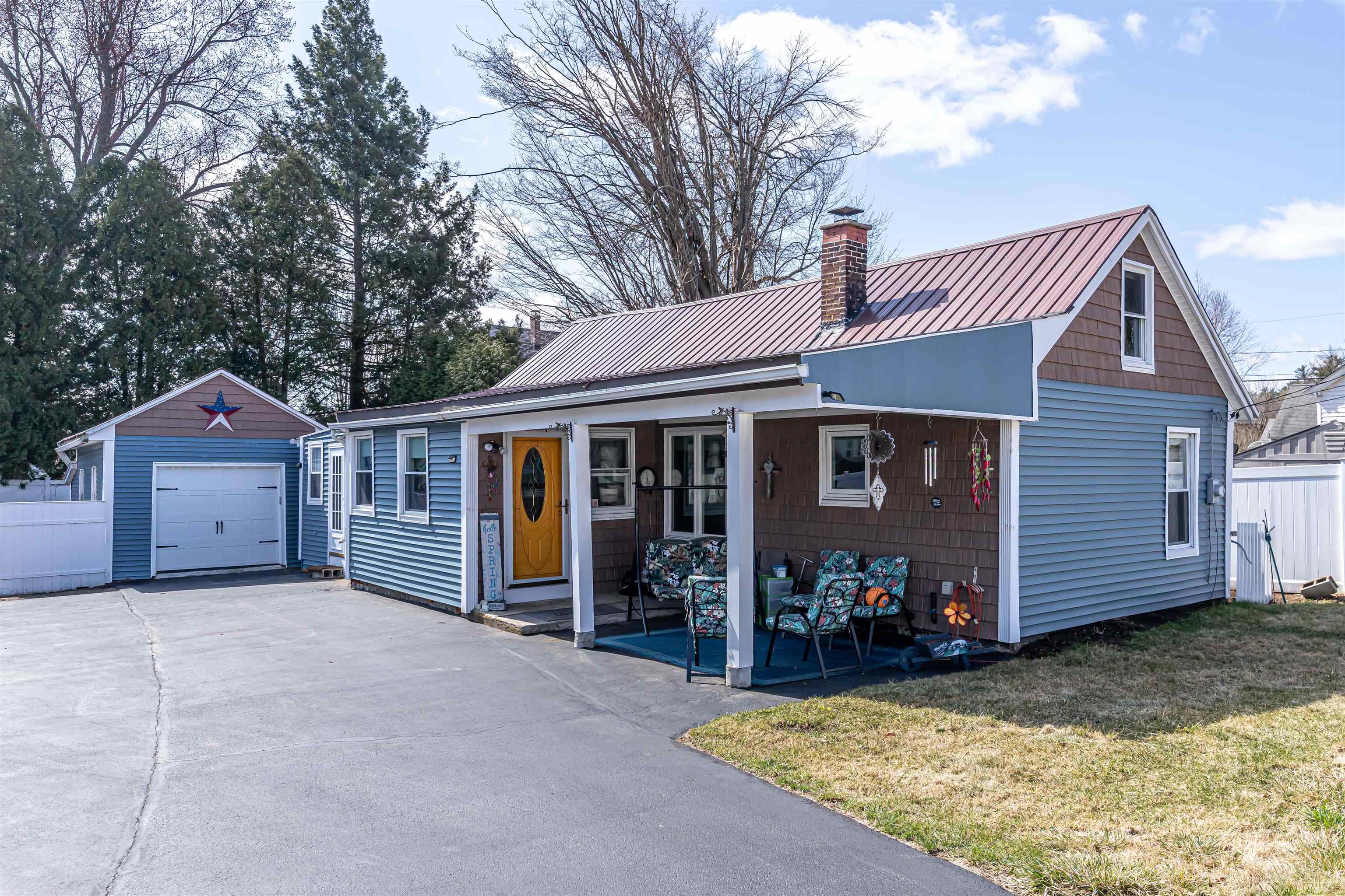 MANCHESTER NH Home for sale $$380,000 | $327 per sq.ft.