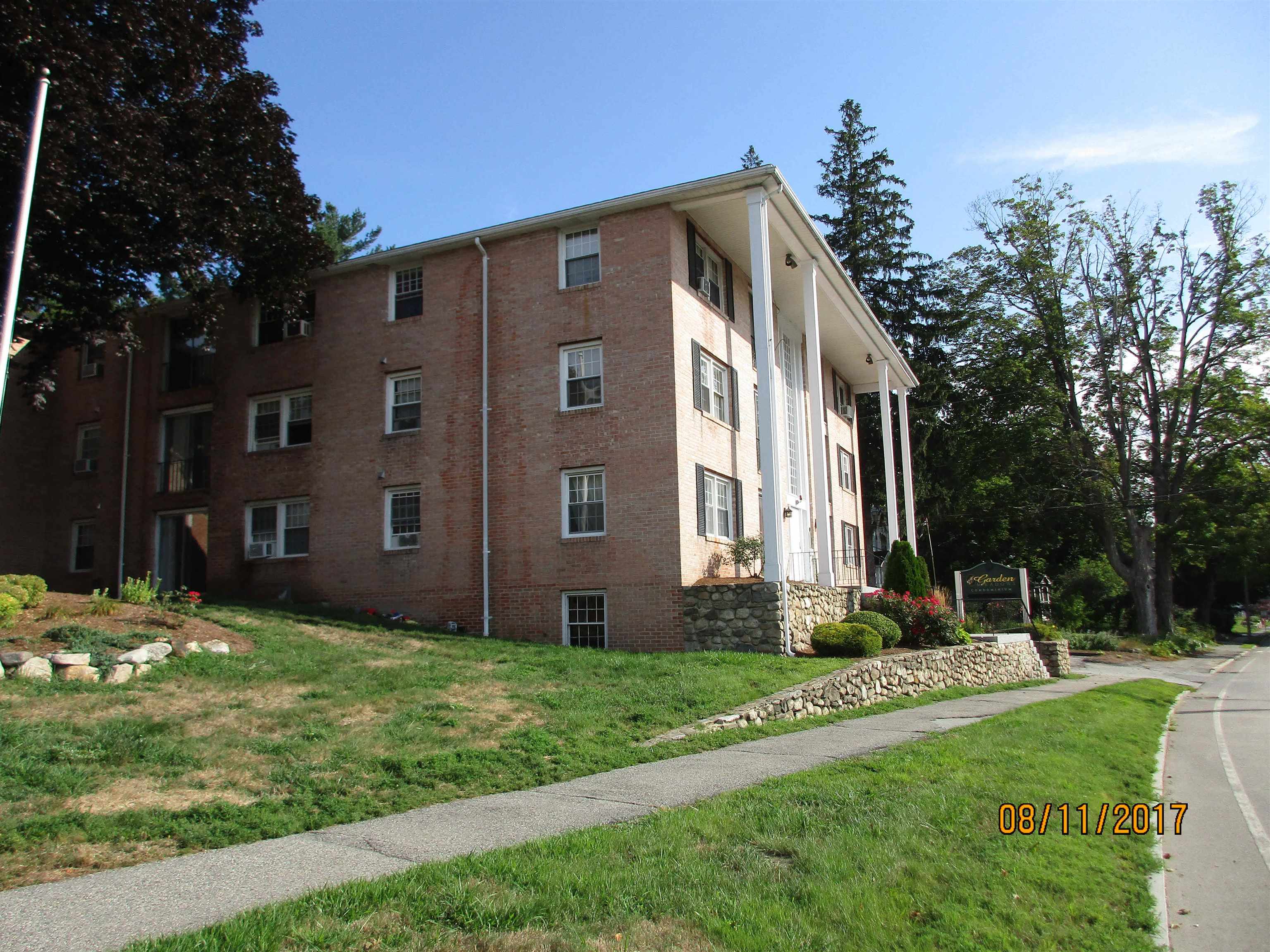 MLS 5035916: 92 East Broadway Street, Derry NH