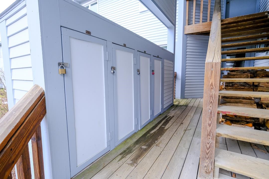 Outdoor storage 22928710