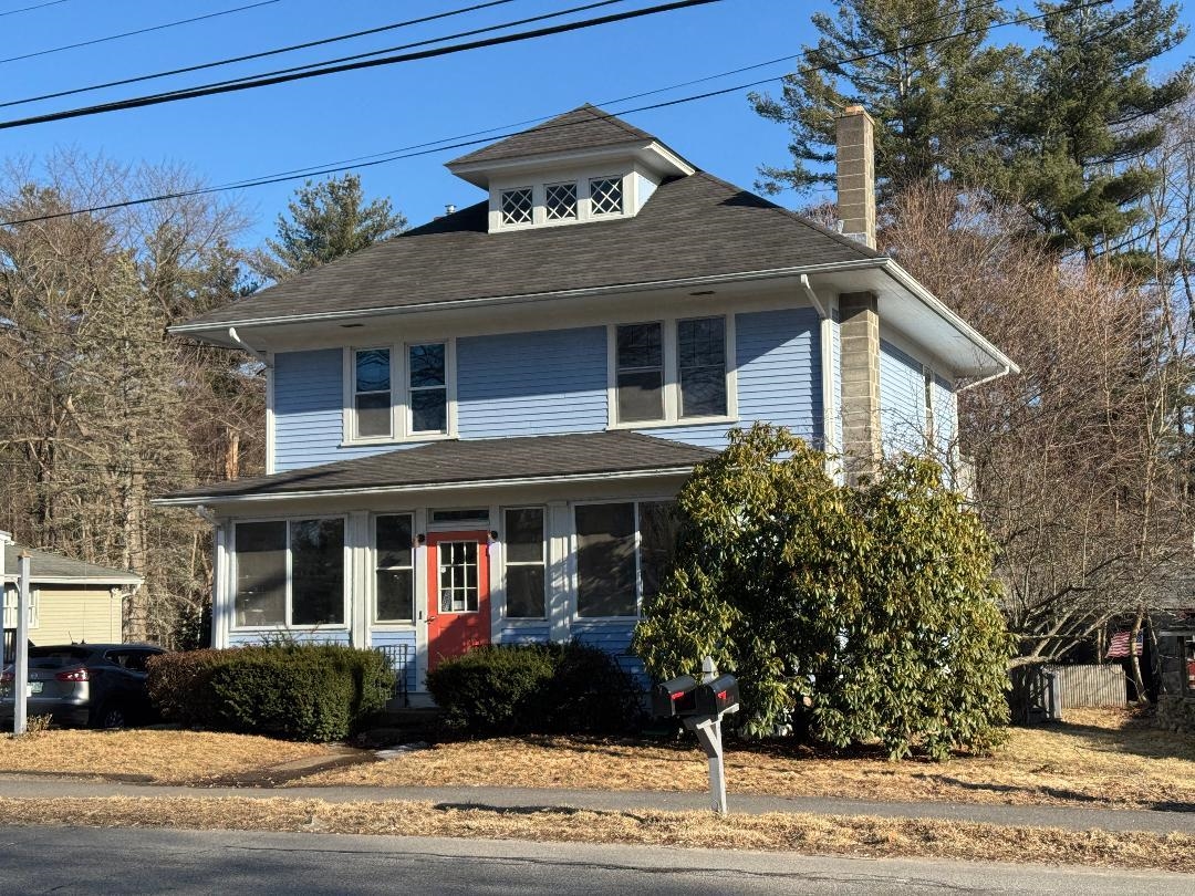 MLS 5036768: 3 Elm Street, Plaistow NH