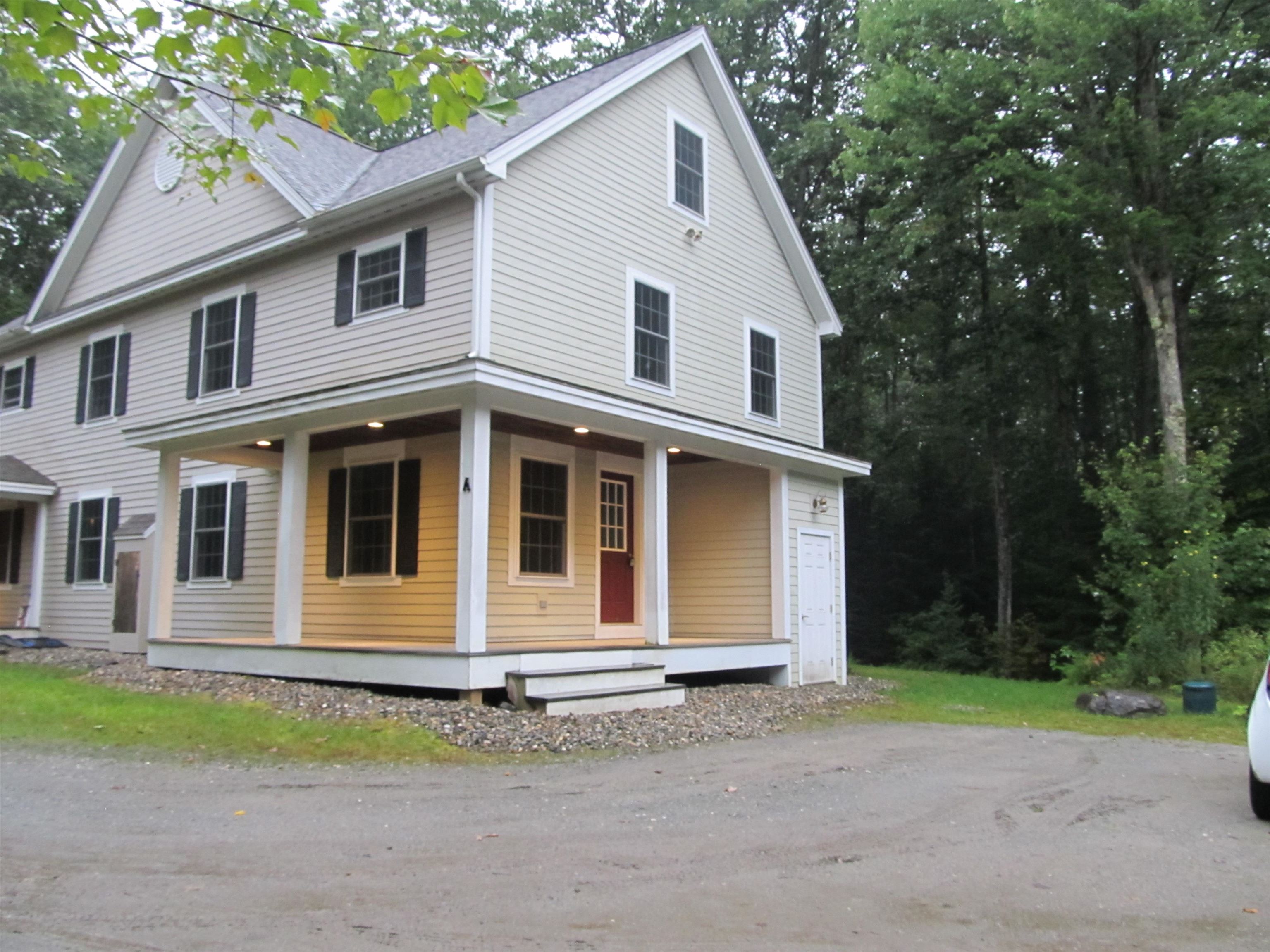 562-A Entrance 23015965