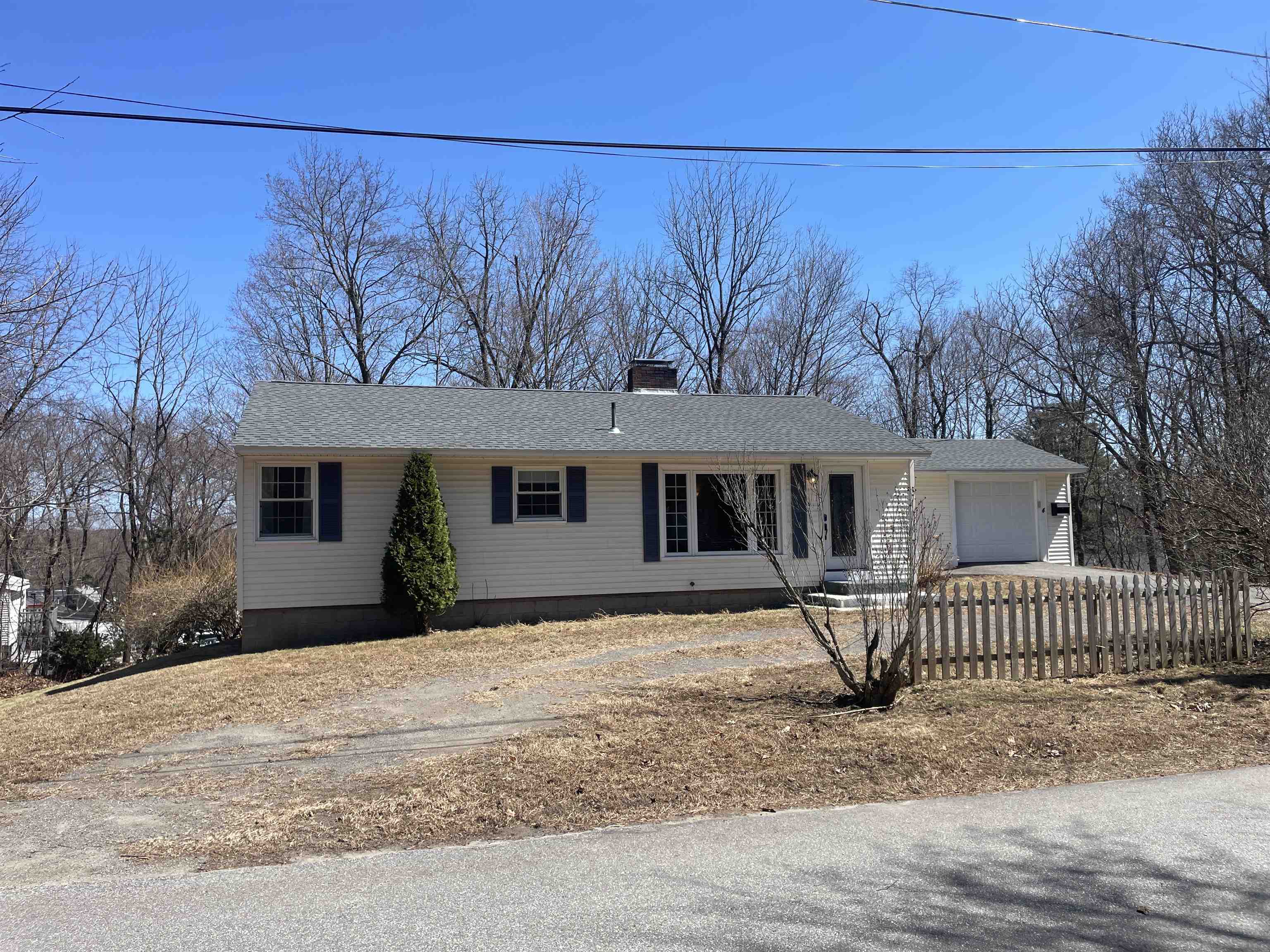 MLS 5037000: 4 Lawrence Street, Derry NH