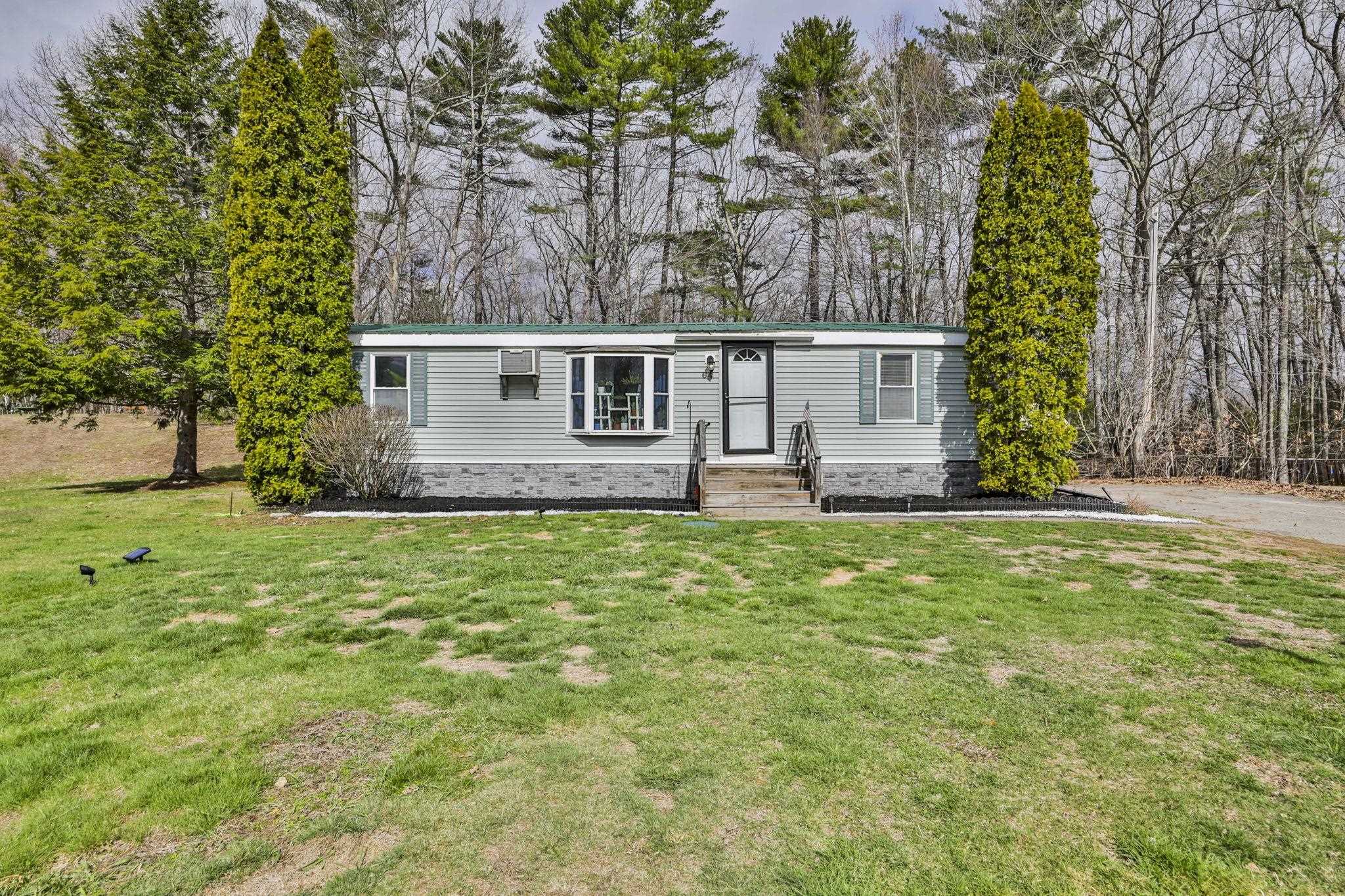 Photo of 64 Squire Ridge Road Hampstead NH 03841-2133
