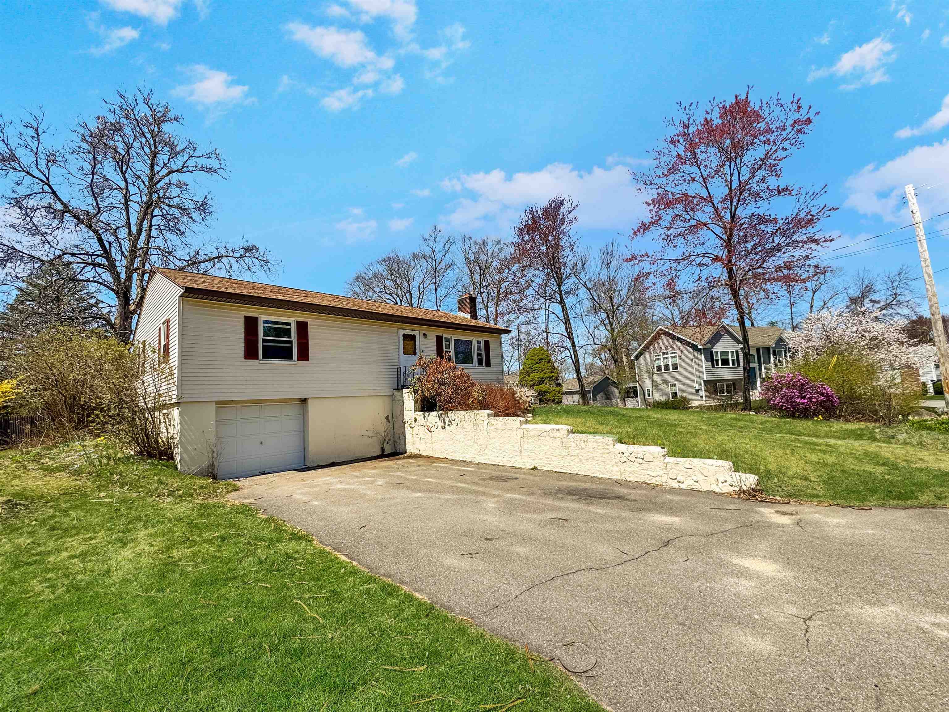 MLS 5037701: 42 Wheeler Avenue, Salem NH