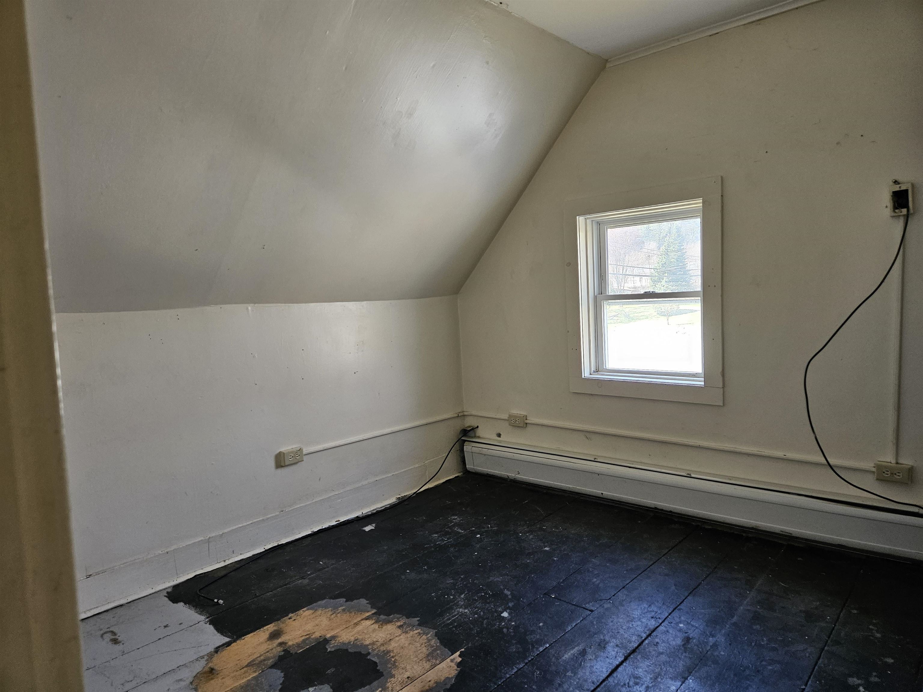 second bedroom 23072864