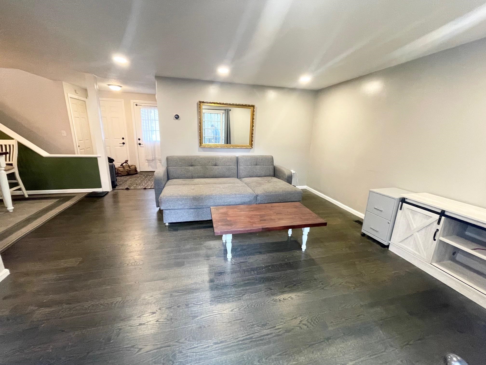 Photo 3 of 24