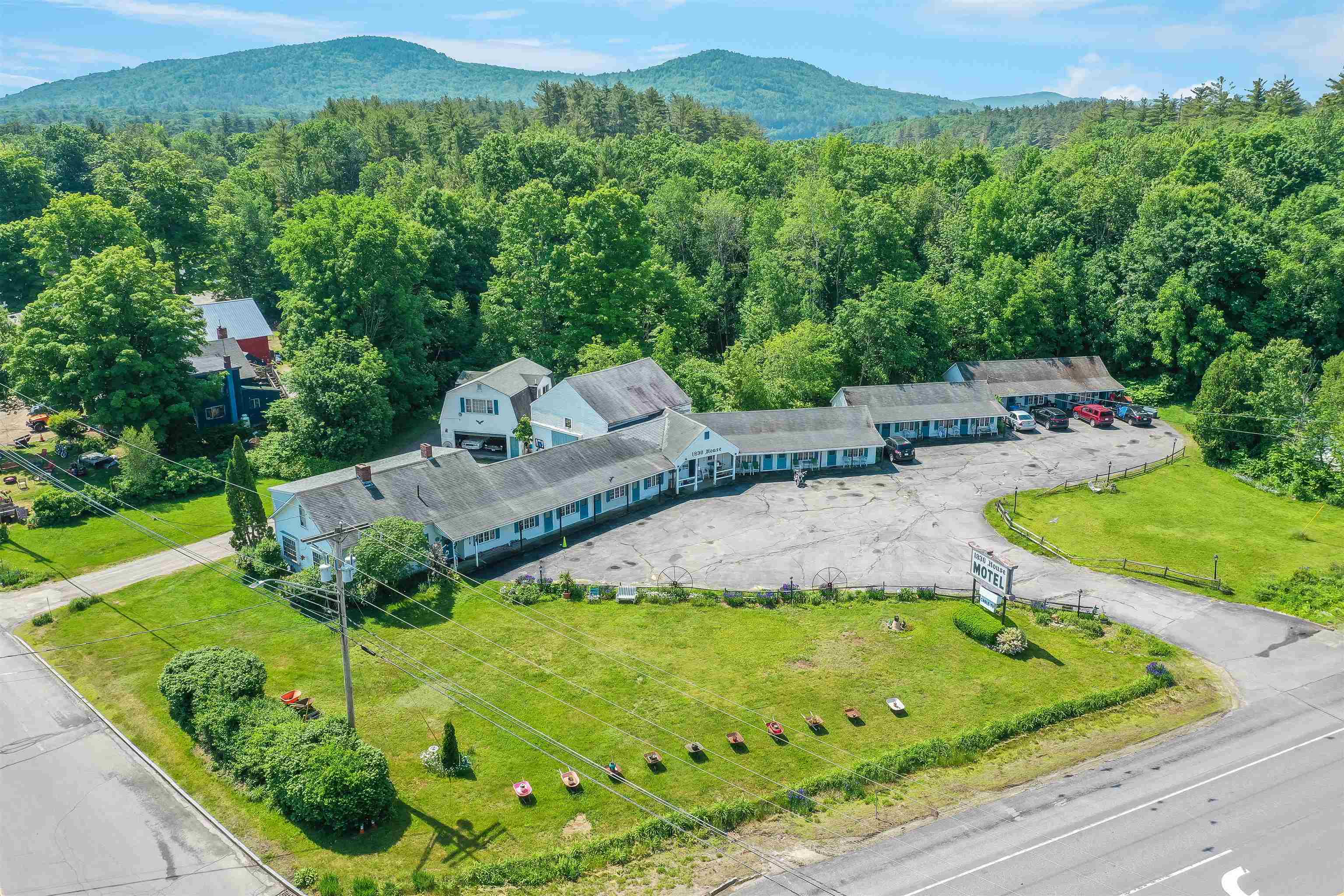 Photo of 626 West Main Street Hillsborough NH 03244