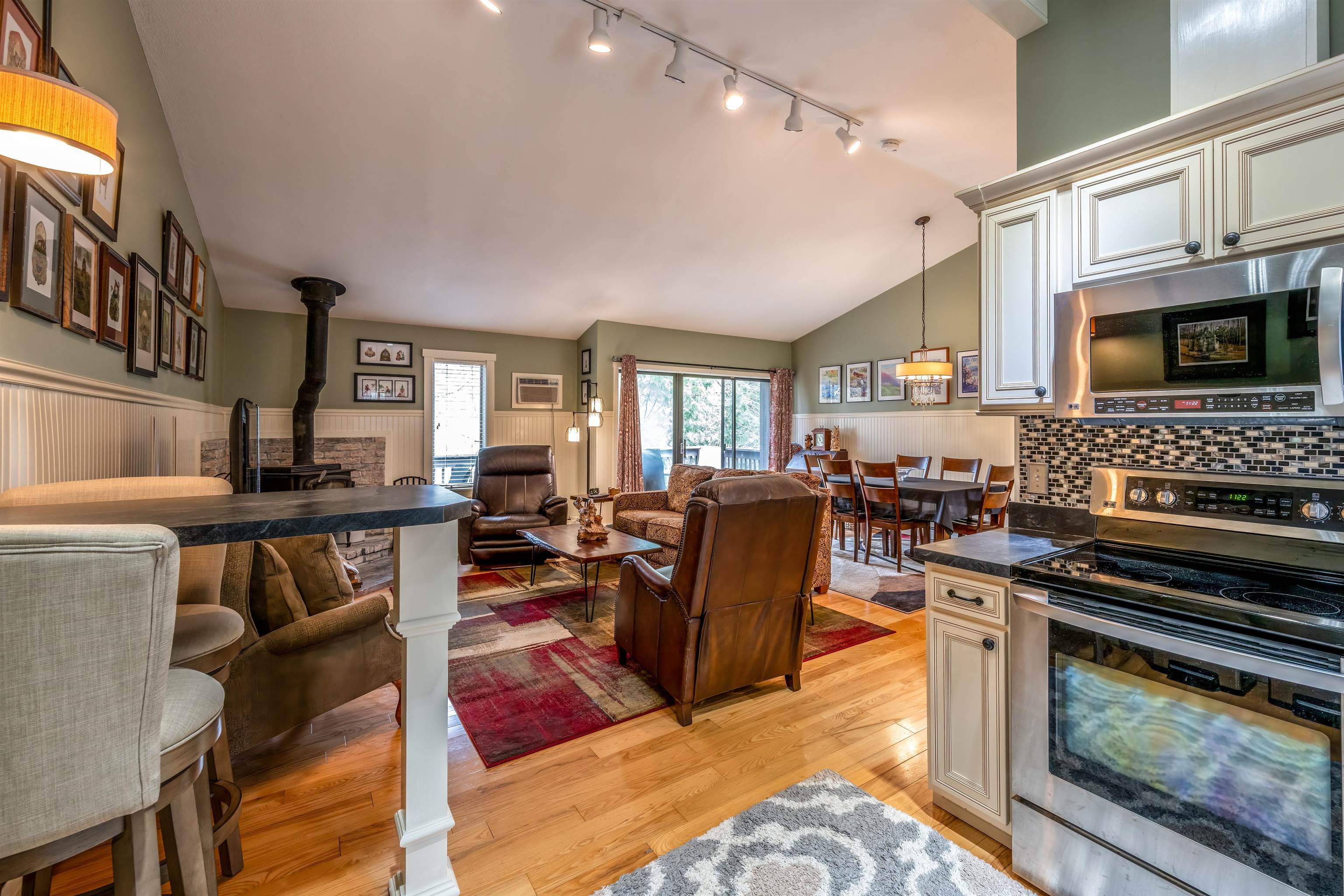 VILLAGE OF QUECHEE IN TOWN OF HARTFORD VT Condo for sale $$285,000 | $268 per sq.ft.