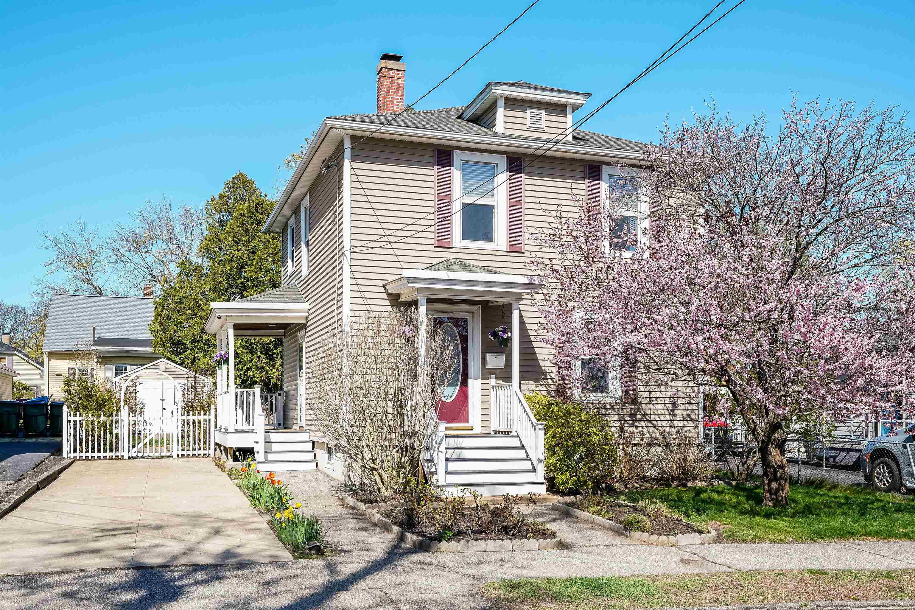 MANCHESTER NH Home for sale $$400,000 | $321 per sq.ft.