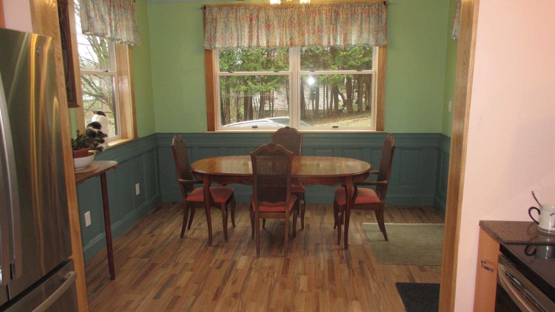 Dining Room 23099483