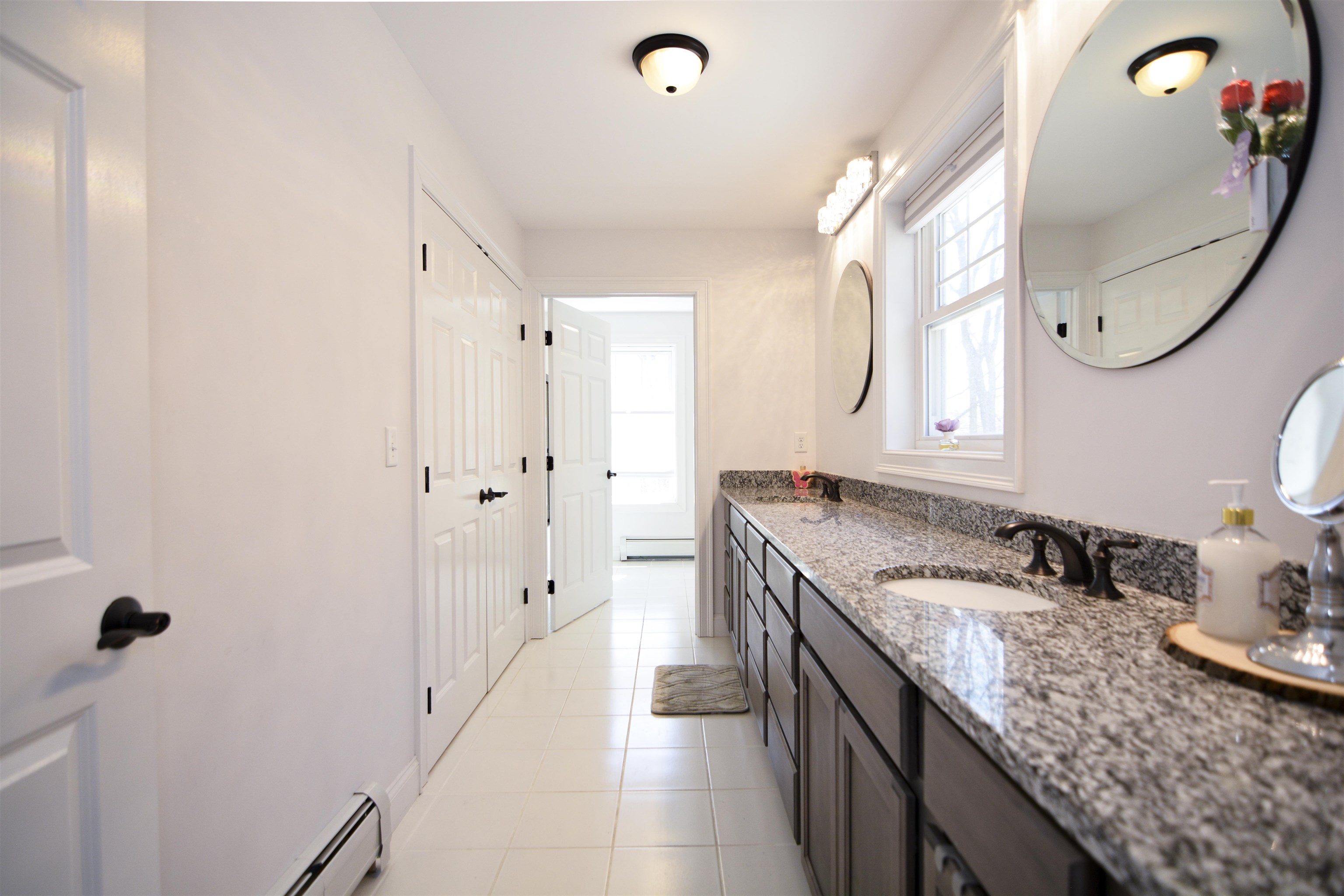2nd Fl - Full Bath 23109792