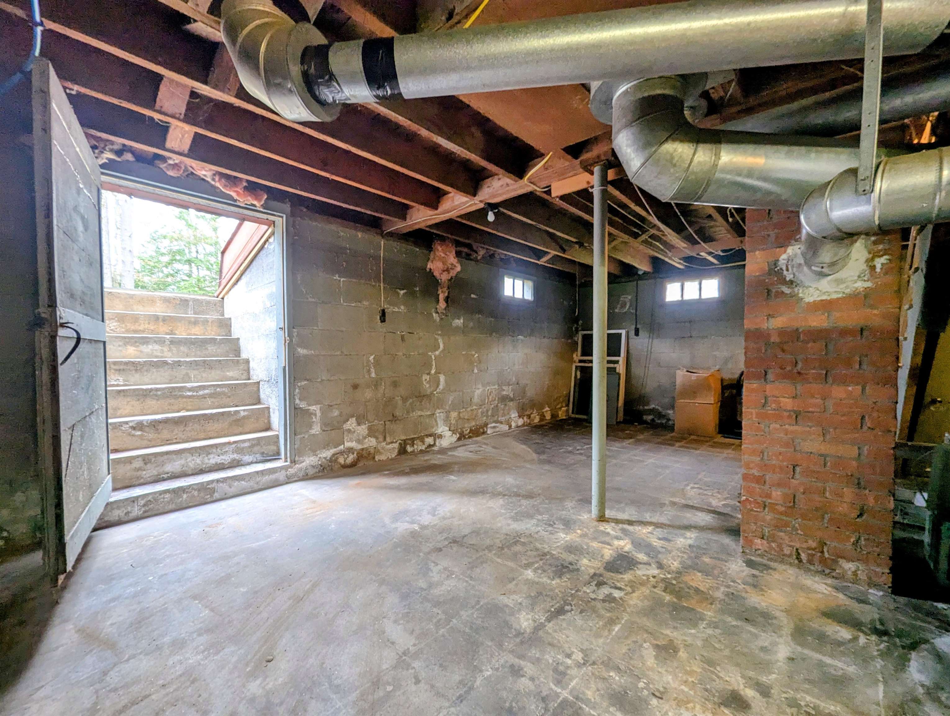 Basement / Bulkhead 23123347